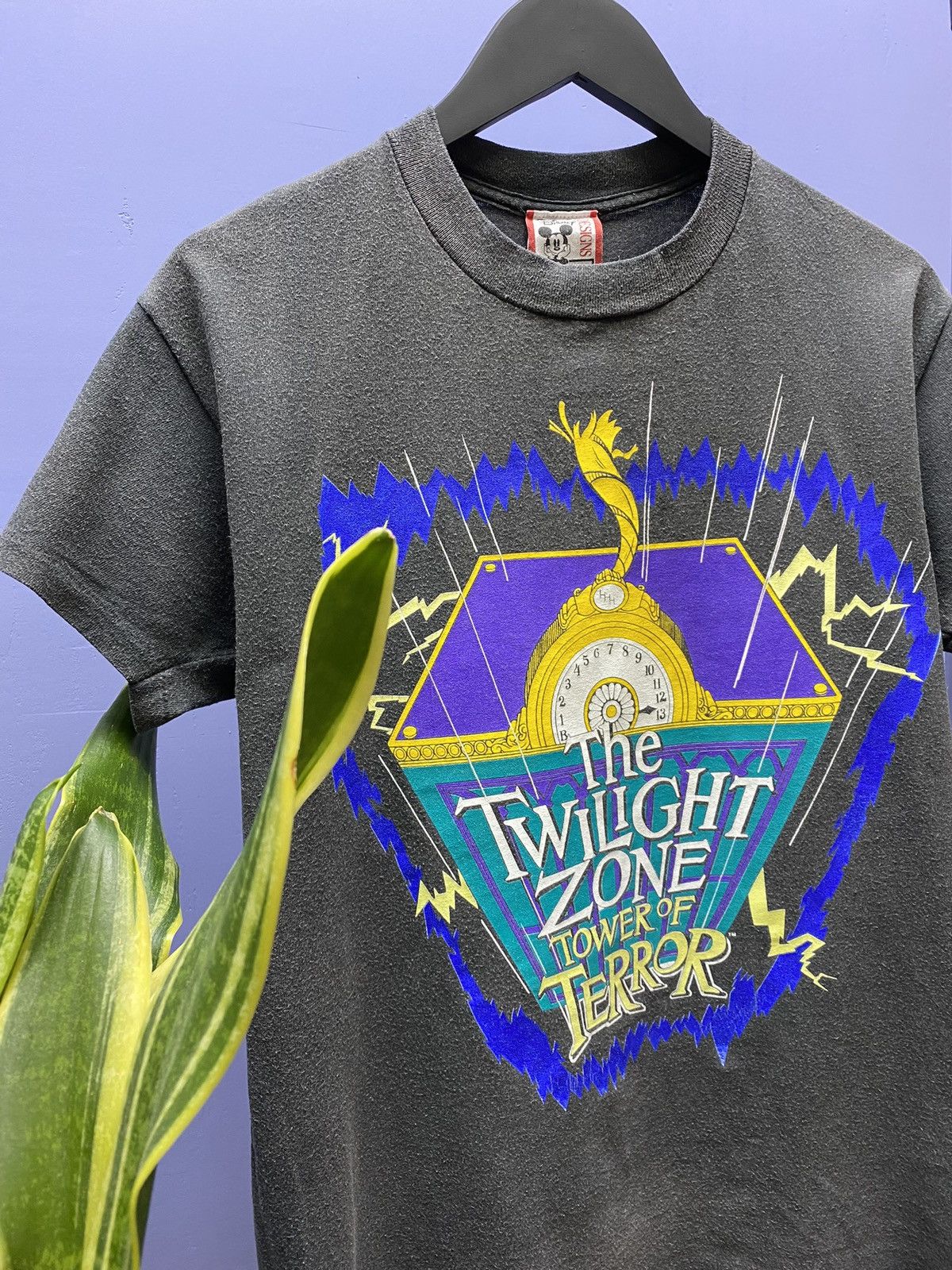 Cartoon Network × Disney × Vintage Vintage 90s Disney The Twilight Zone Tower Of Terror T Shirt Size US M / EU 48-50 / 2 - 6 Thumbnail