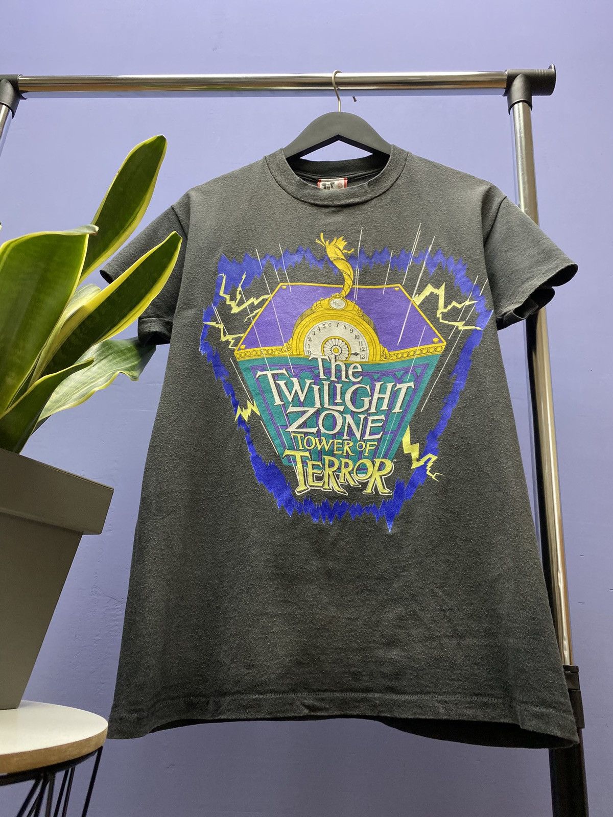 Cartoon Network × Disney × Vintage Vintage 90s Disney The Twilight Zone Tower Of Terror T Shirt Size US M / EU 48-50 / 2 - 4 Thumbnail