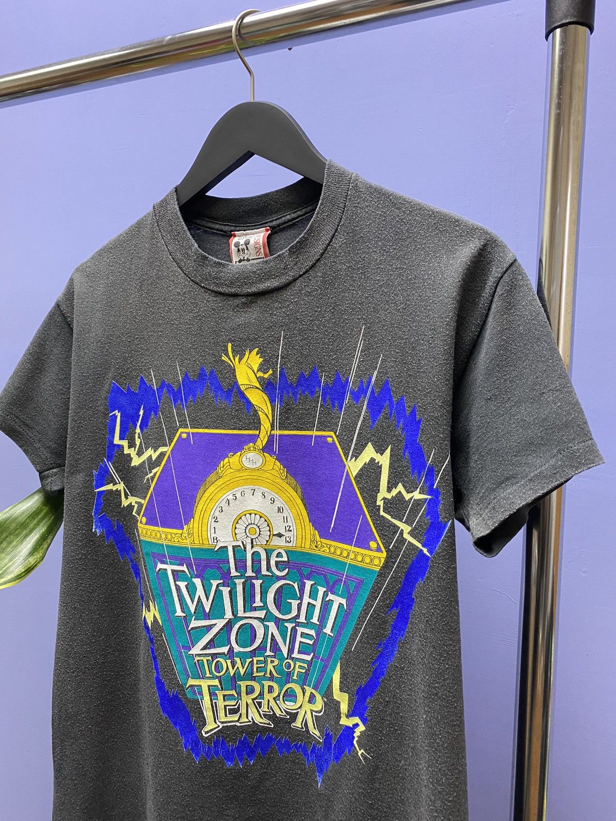 Cartoon Network × Disney × Vintage Vintage 90s Disney The Twilight Zone Tower Of Terror T Shirt Size US M / EU 48-50 / 2 - 7 Thumbnail