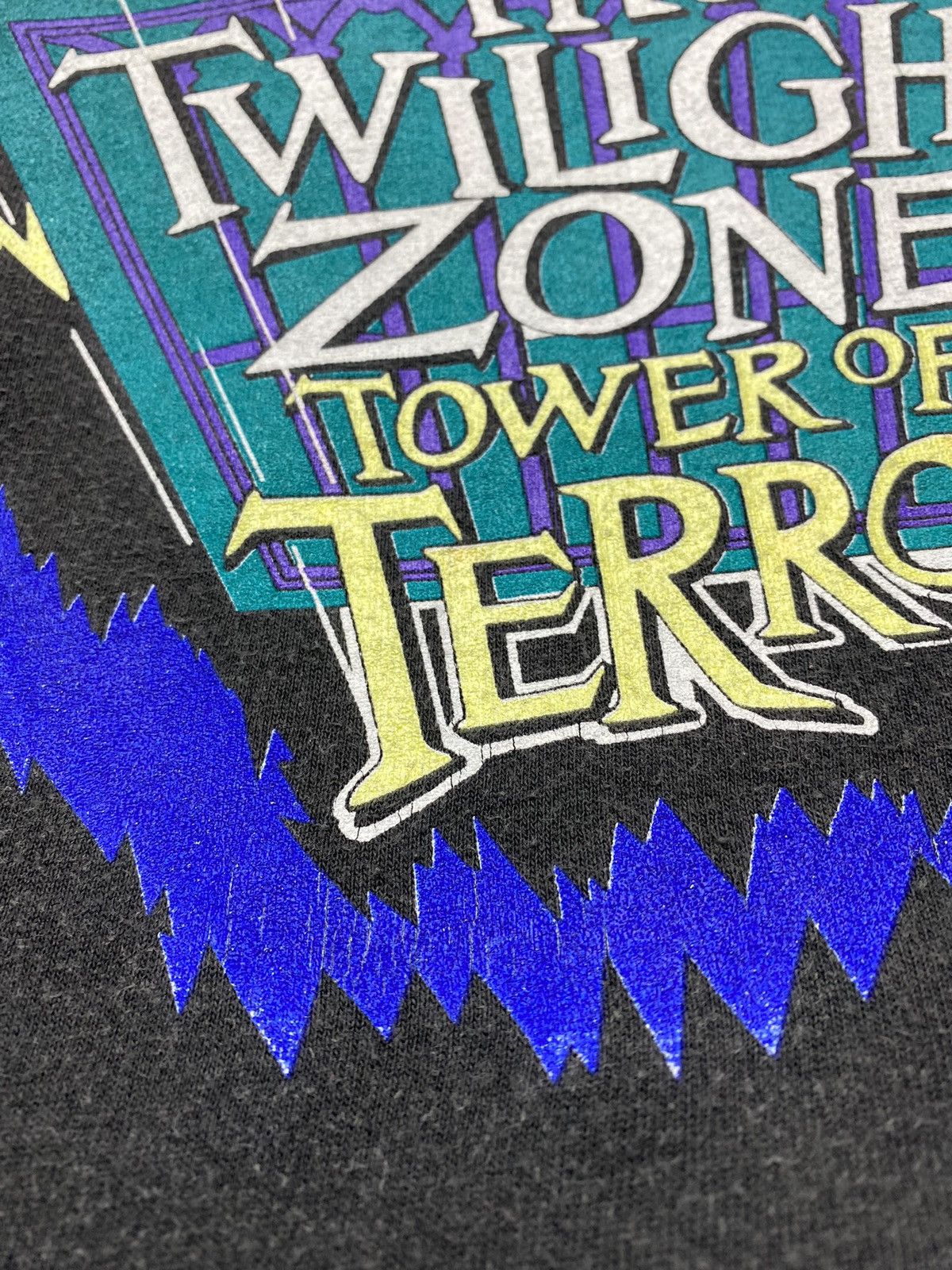 Cartoon Network × Disney × Vintage Vintage 90s Disney The Twilight Zone Tower Of Terror T Shirt Size US M / EU 48-50 / 2 - 12 Thumbnail