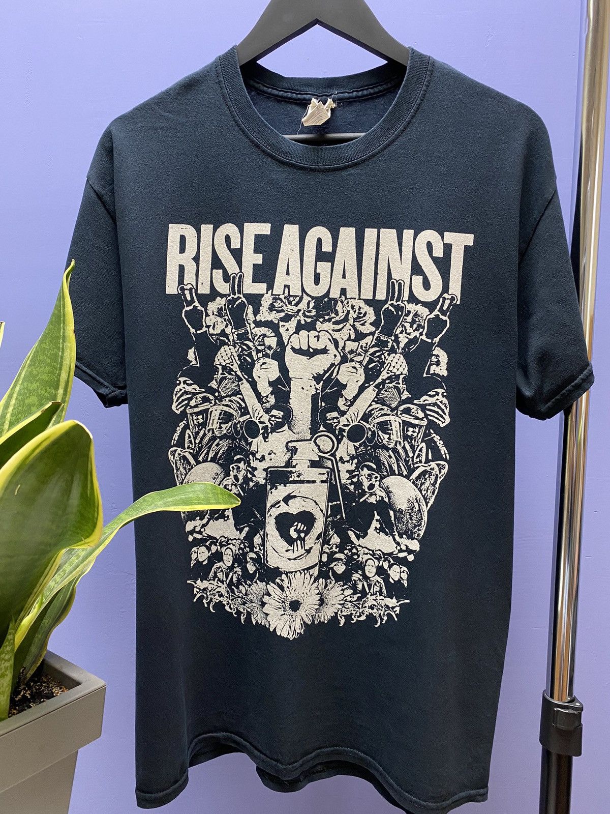Other Rise Against This Is Noise Band T Shirt Rock Tee Men’s L Size US L / EU 52-54 / 3 - 6 Thumbnail