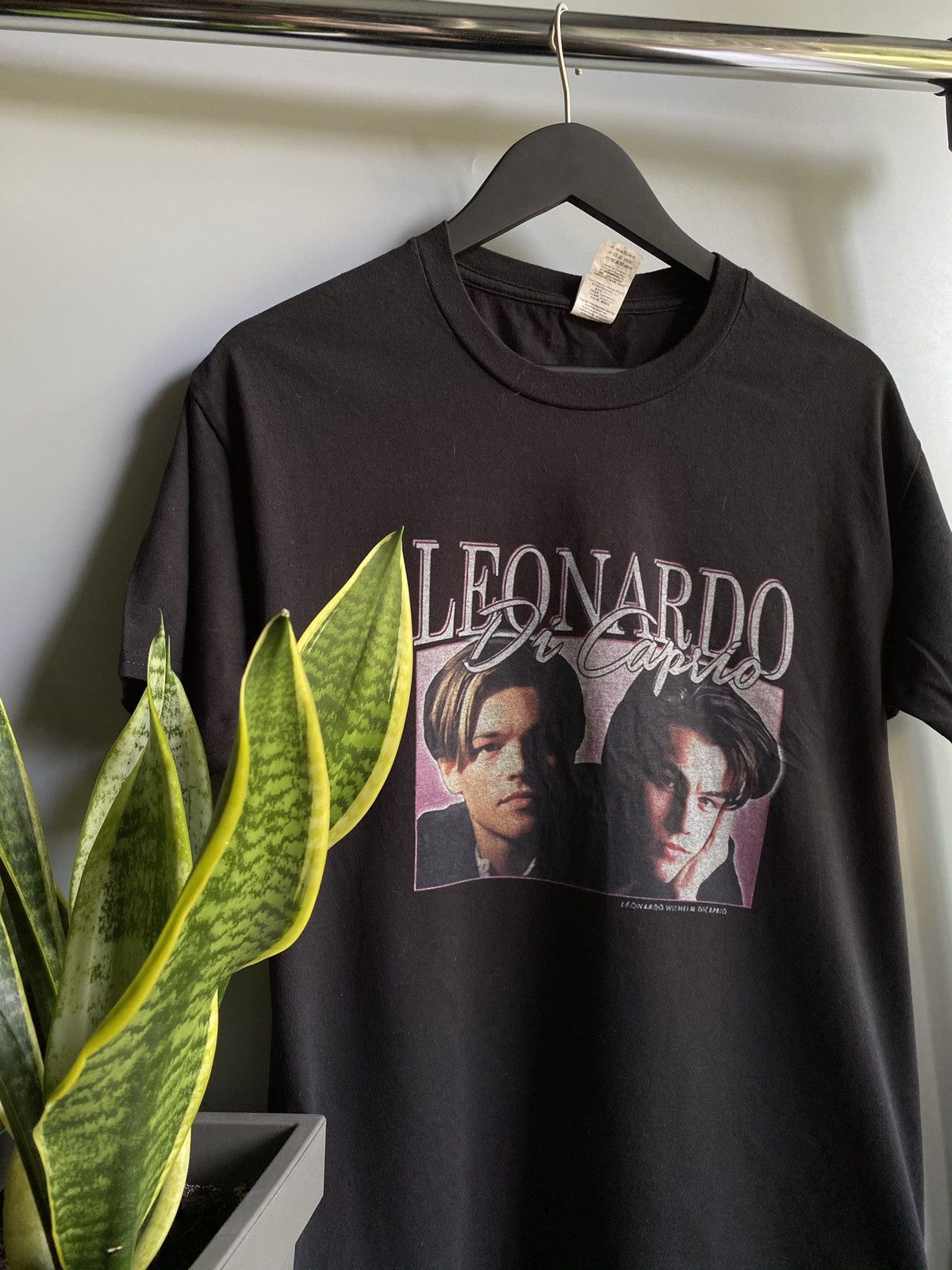 Other Vintage Leonardo Di Caprio T Shirt Movie Actor Men’s L Black Size US L / EU 52-54 / 3 - 3 Thumbnail
