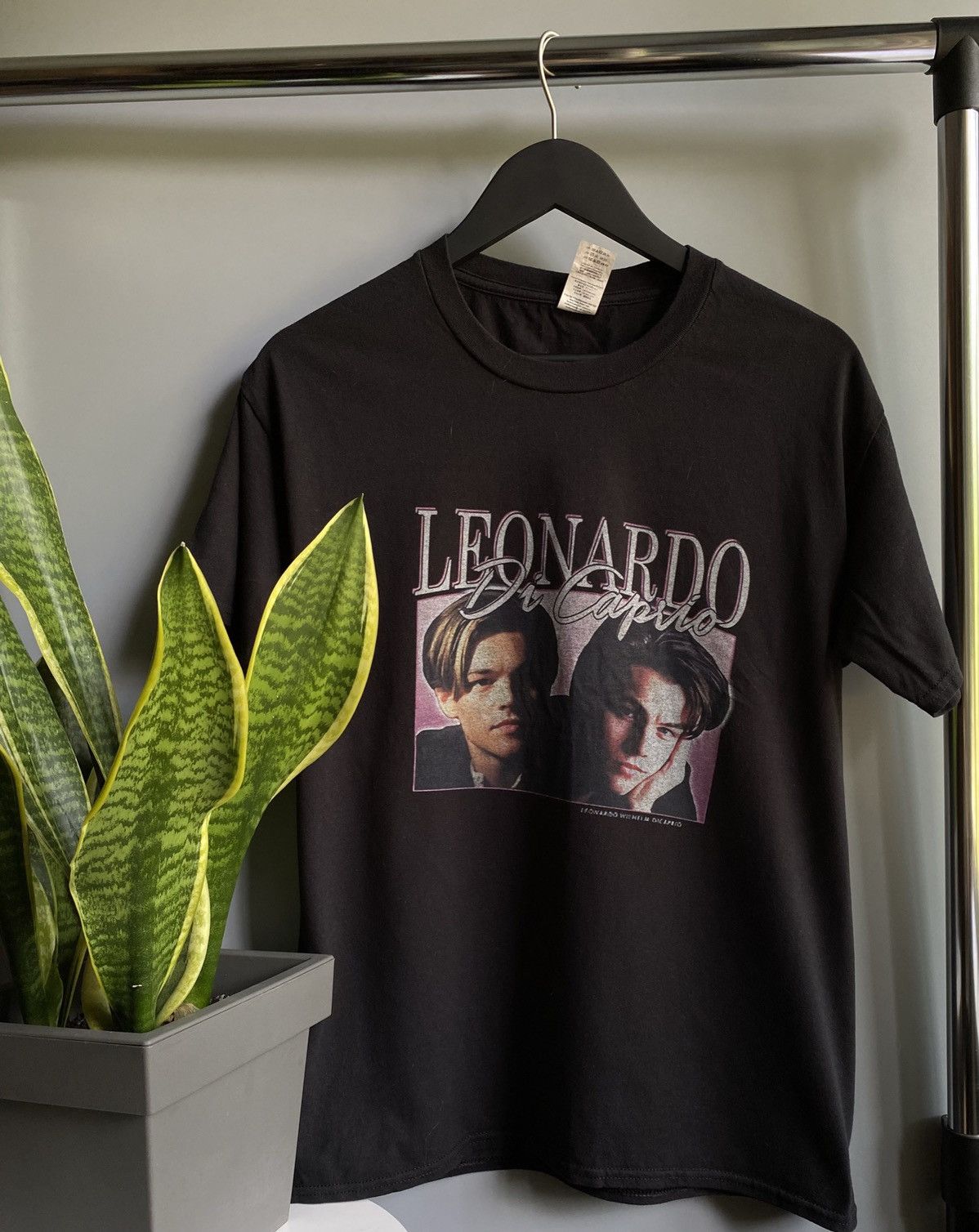 Other Vintage Leonardo Di Caprio T Shirt Movie Actor Men’s L Black Size US L / EU 52-54 / 3 - 1 Thumbnail