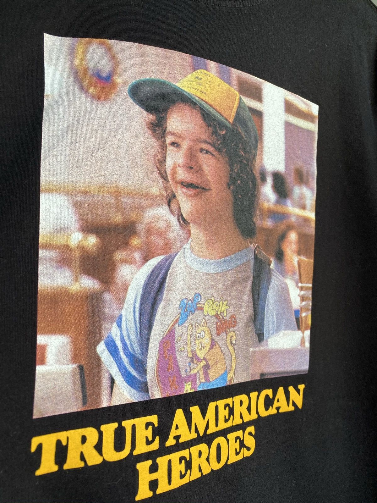 Other Stranger Things Dustin Henderson Movie Series Netflix TShirt Size US S / EU 44-46 / 1 - 5 Thumbnail