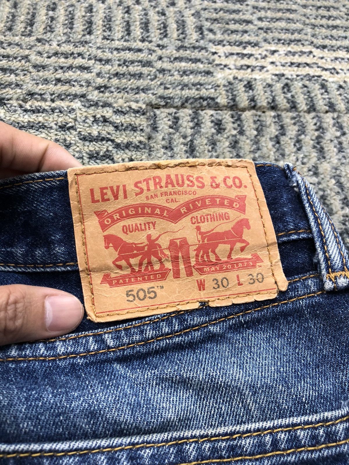 Levi's Vintage Levis 505 Faded Blue Jeans Size US 30 / EU 46 - 17 Thumbnail