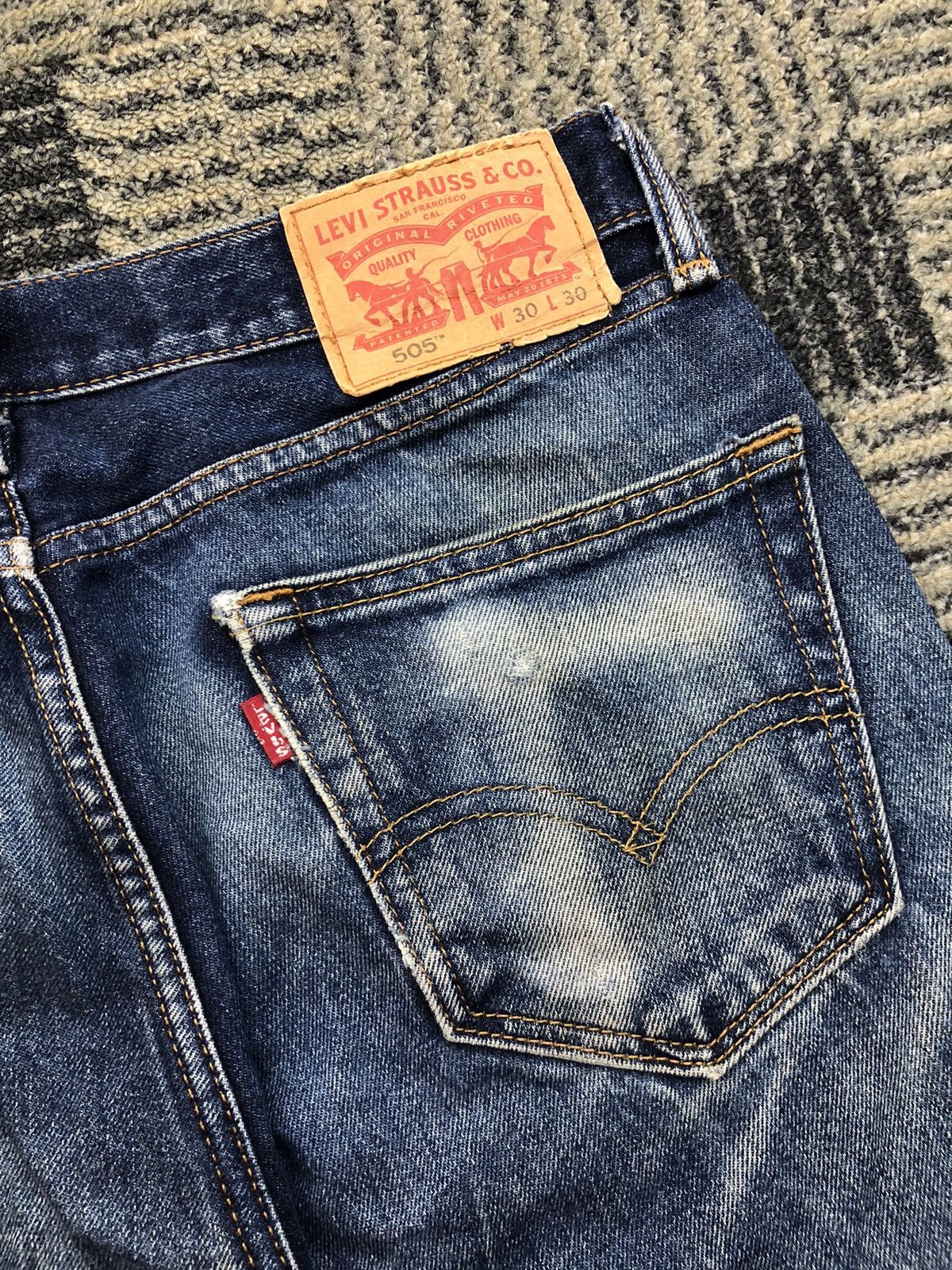Levi's Vintage Levis 505 Faded Blue Jeans Size US 30 / EU 46 - 16 Thumbnail