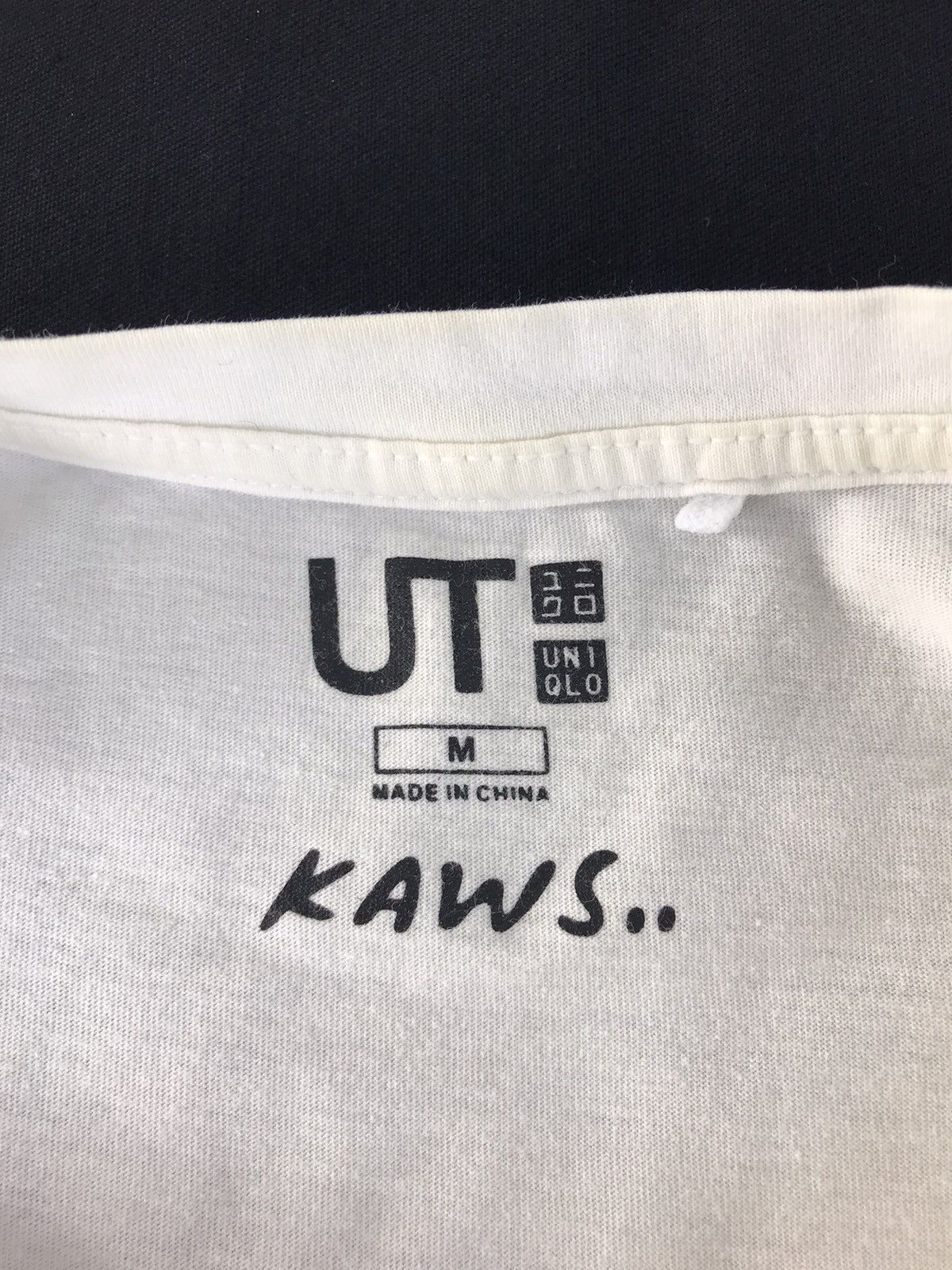 Japanese Brand × Kaws Kaws Uniqlo 3d Pink Bff Hug Flayed Tee T-shirt Big Logo Size US M / EU 48-50 / 2 - 5 Thumbnail