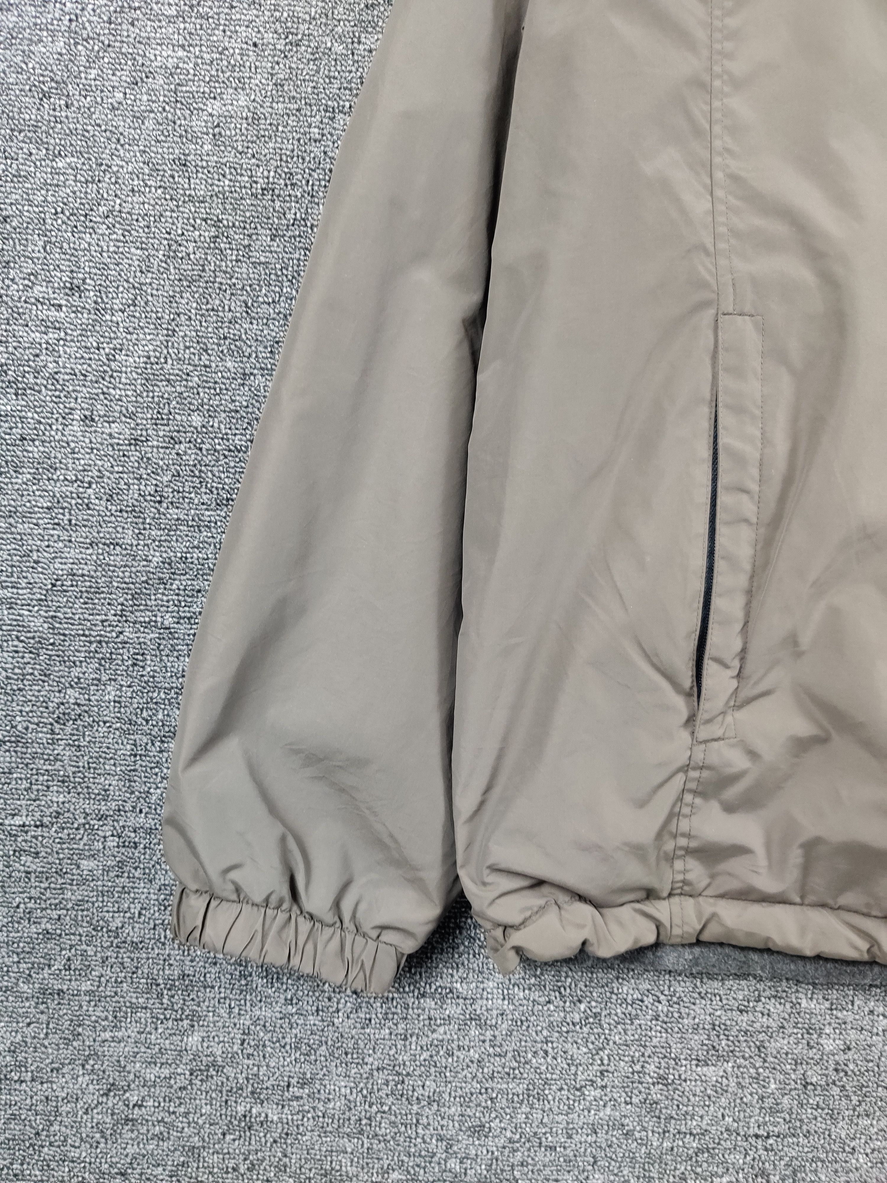 Uniqlo Vintage Uniqlo Reversible Windbreaker Jacket Size US L / EU 52-54 / 3 - 4 Thumbnail