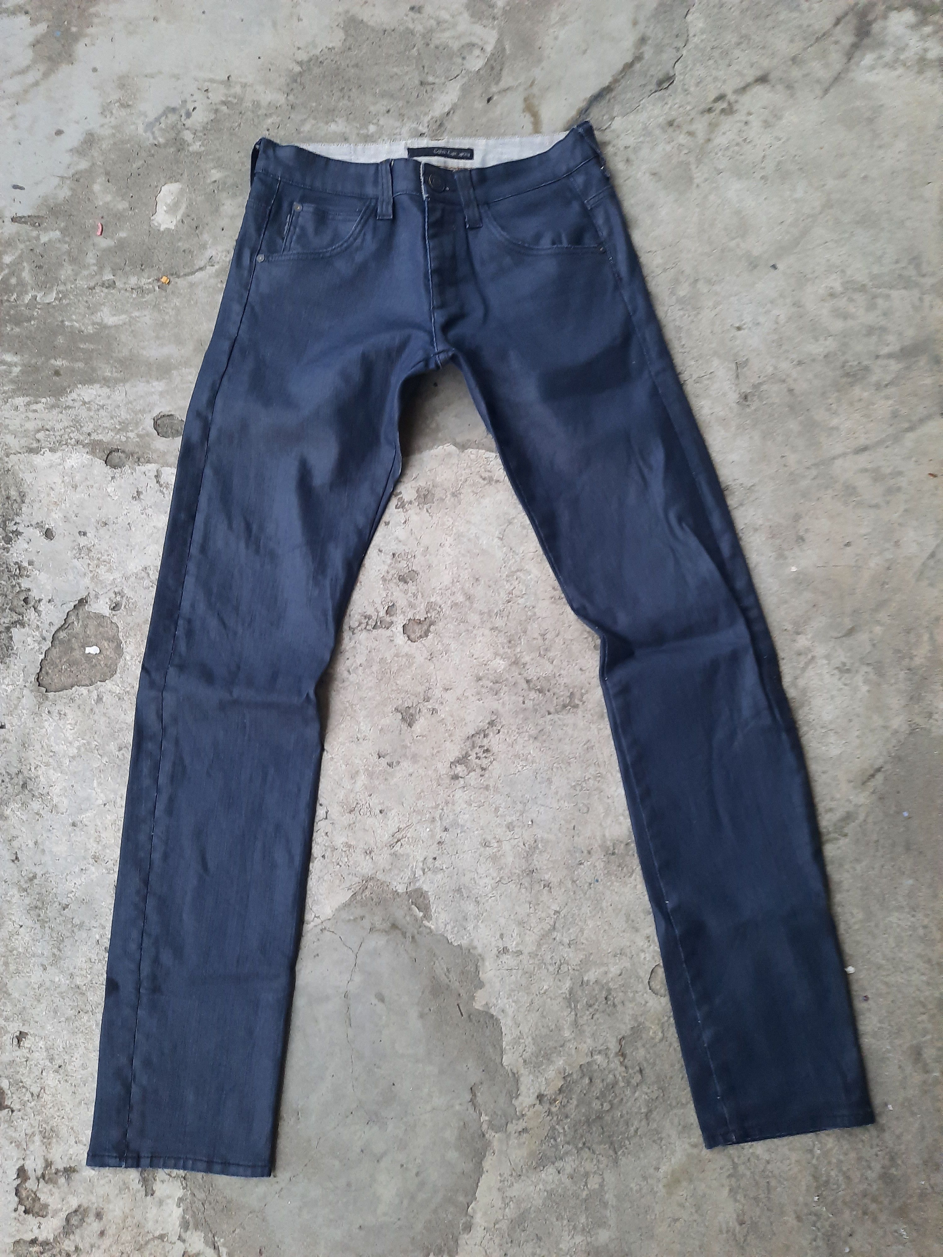 Calvin Klein Calvin Klein Regular Tapered Black Wax Jeans Size US 30 / EU 46 - 1 Thumbnail