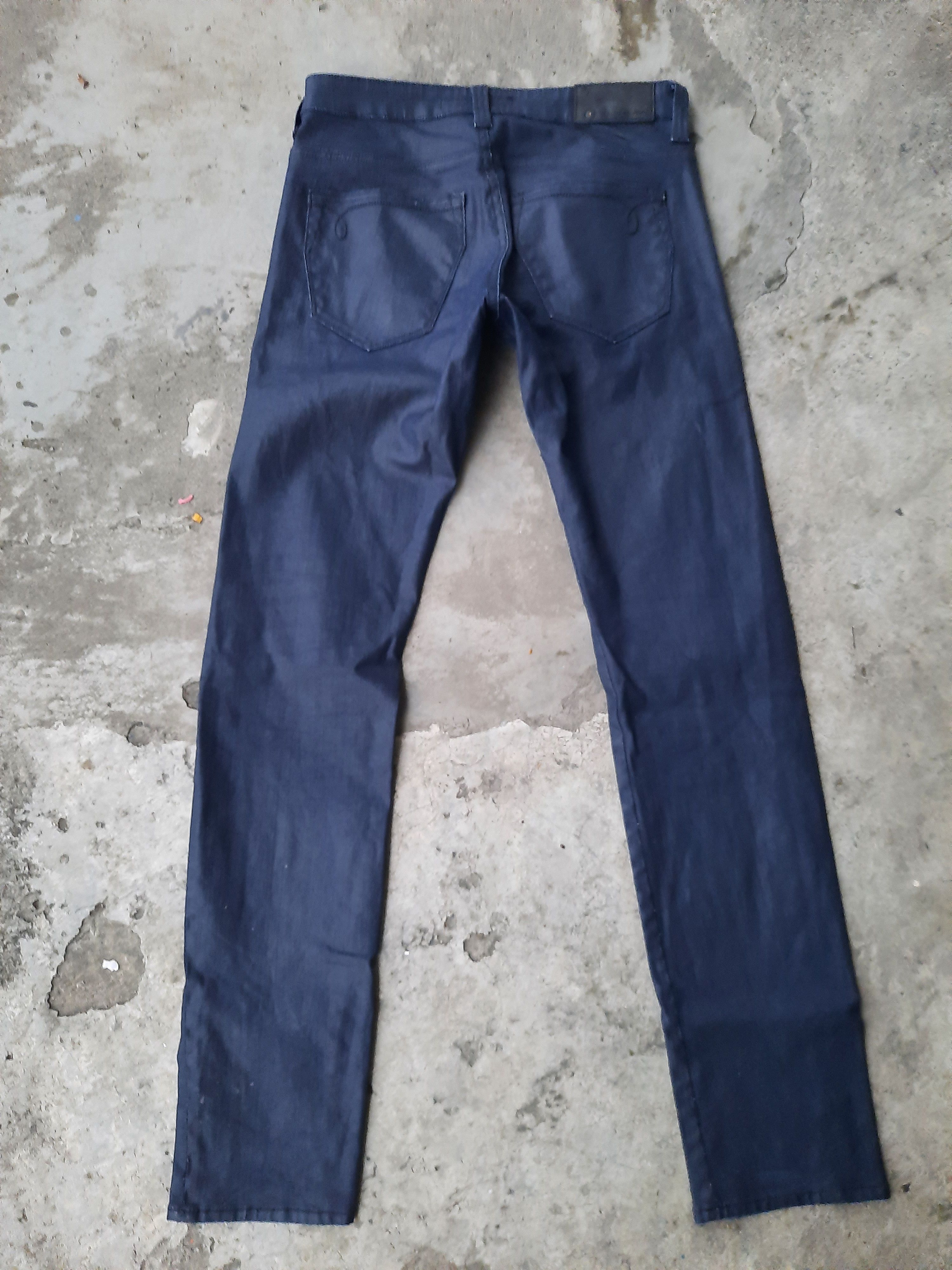 Calvin Klein Calvin Klein Regular Tapered Black Wax Jeans Size US 30 / EU 46 - 2 Thumbnail