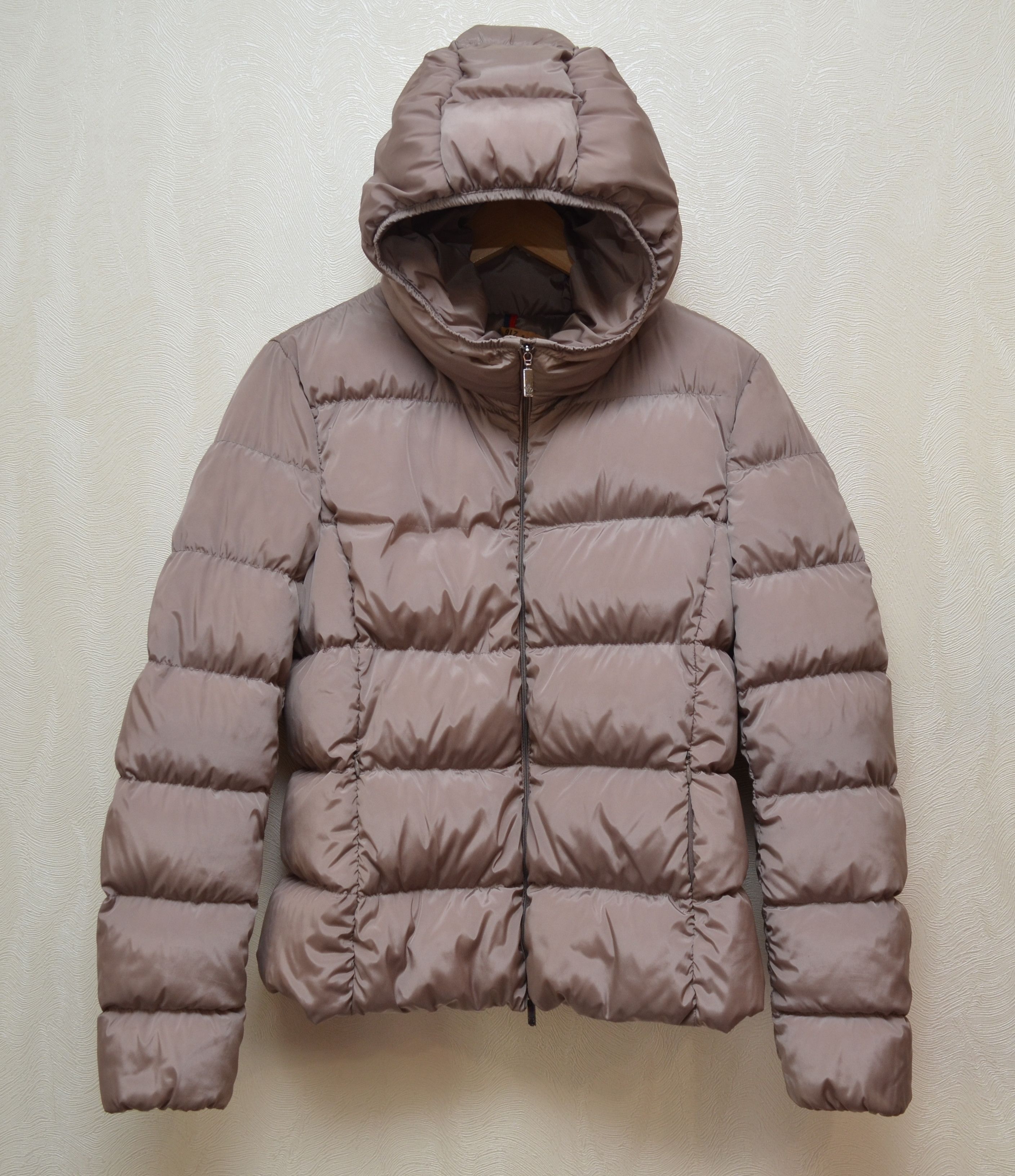 Designer × Moncler Moncler Arum Light Brown Down Jacket Size 2 M Size M / US 6-8 / IT 42-44 - 1 Thumbnail