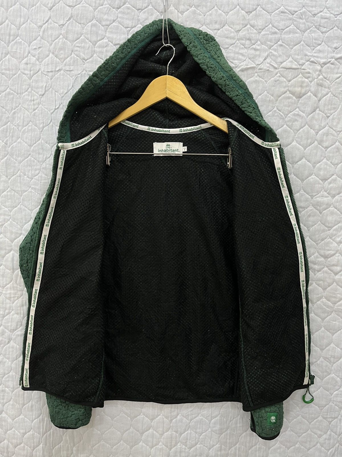 Hypebeast B64. INHABITANT HYPEBEAST HOODIE FLEECE JACKET Size US M / EU 48-50 / 2 - 4 Thumbnail