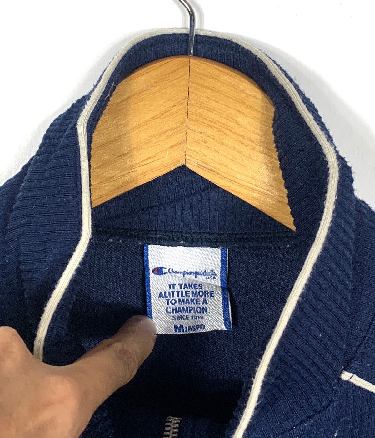 Champion × Vintage Vintage Champion Sweater Full Zip Stitched Logo Blue Colour Size US L / EU 52-54 / 3 - 2 Thumbnail