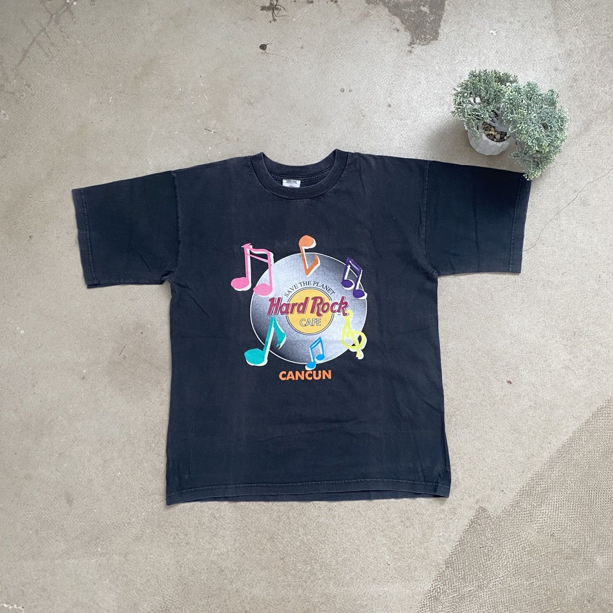 HARD ROCK CAFE “Cancun” Classic Souvenir Graphic Logo Spellout T-Shirt