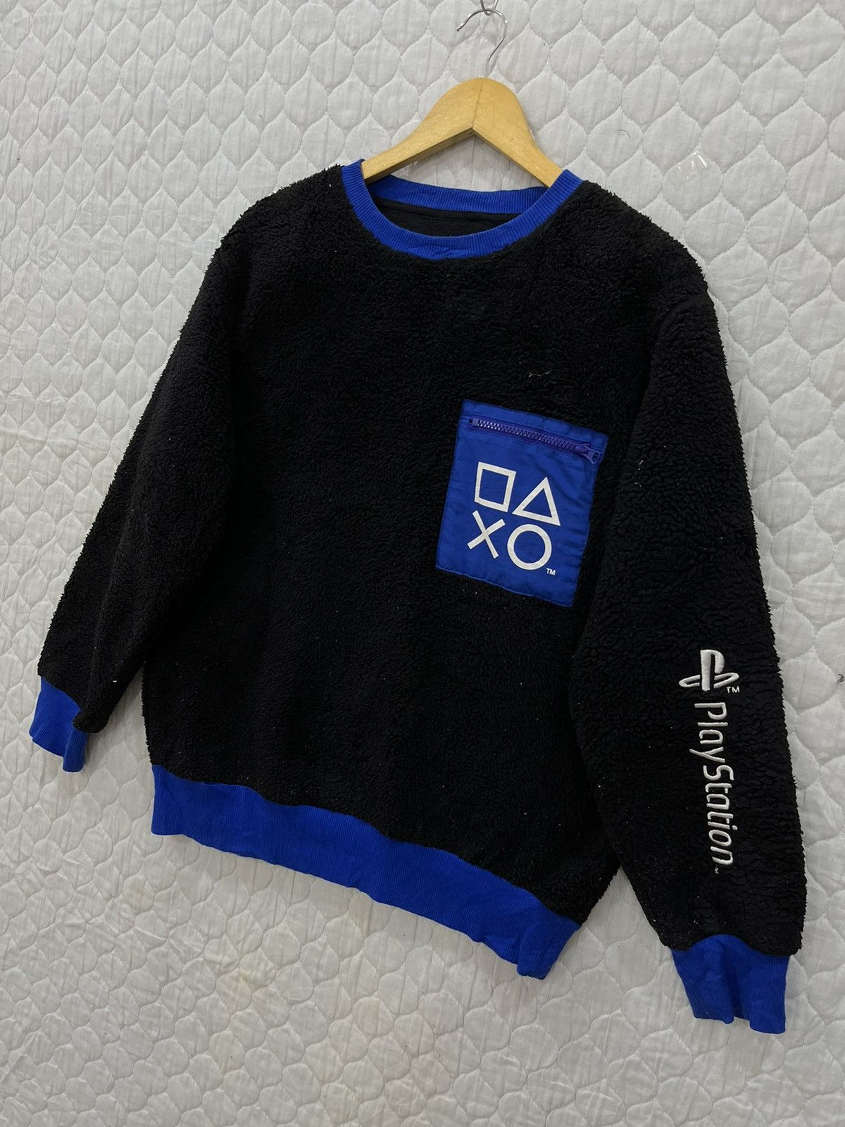 GU × Playstation (Y). GU X PLAYSTATION HYPEBEAST SWEATSHIRT Size US L / EU 52-54 / 3 - 2 Thumbnail