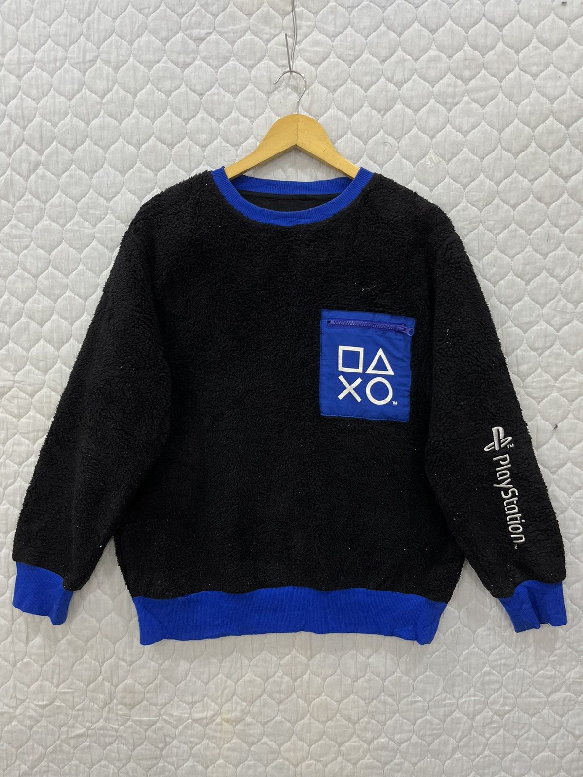 GU × Playstation (Y). GU X PLAYSTATION HYPEBEAST SWEATSHIRT Size US L / EU 52-54 / 3 - 1 Thumbnail