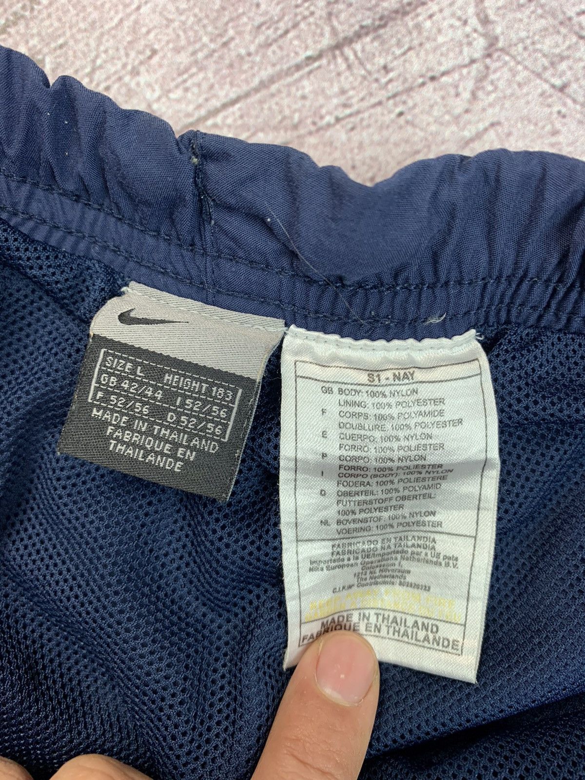 Nike Nike Vintage Y2K Shorts Size US 34 / EU 50 - 4 Thumbnail
