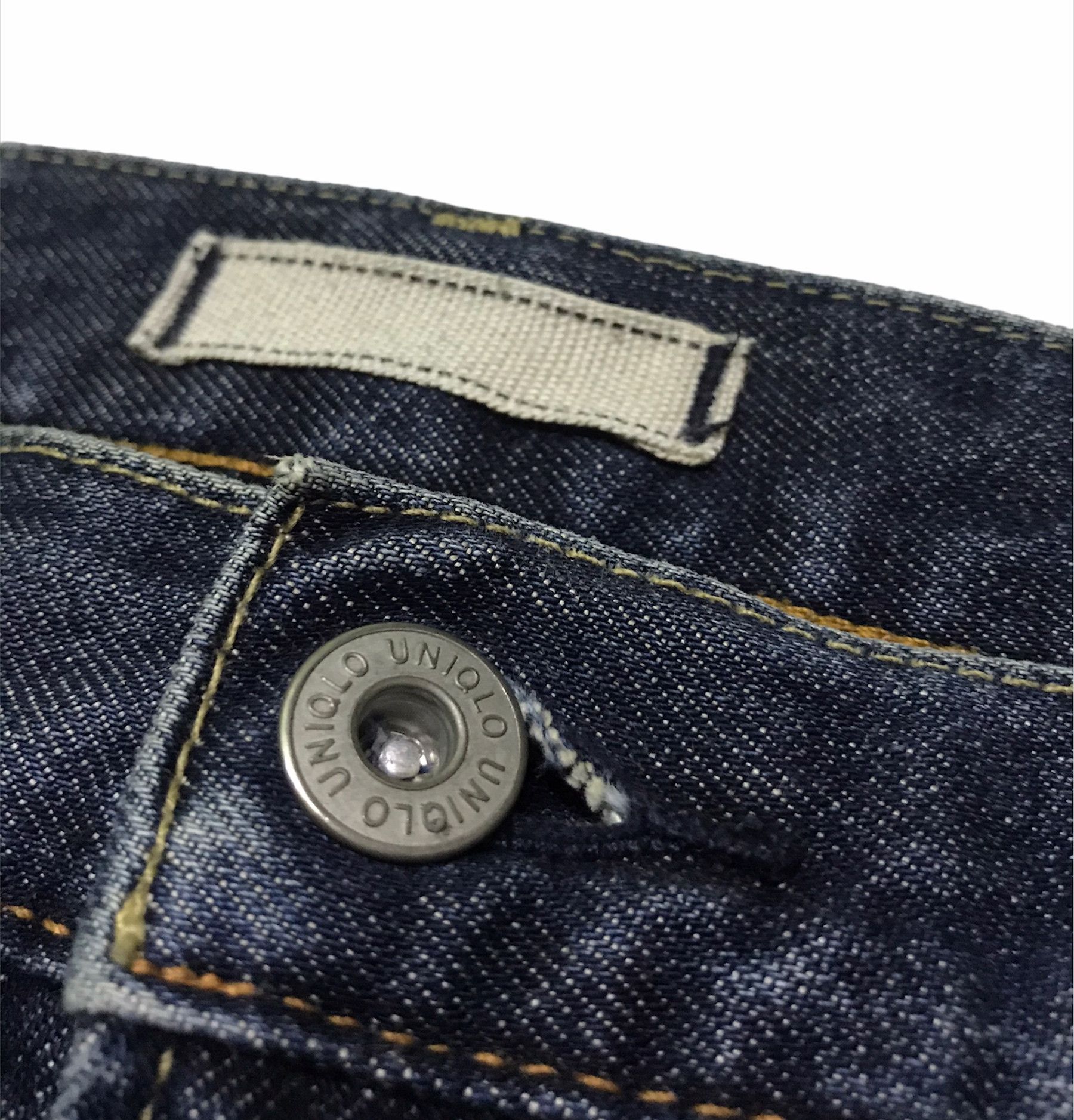 Uniqlo Uniqlo selvedge dark blue denim jeans Size US 30 / EU 46 - 2 Thumbnail