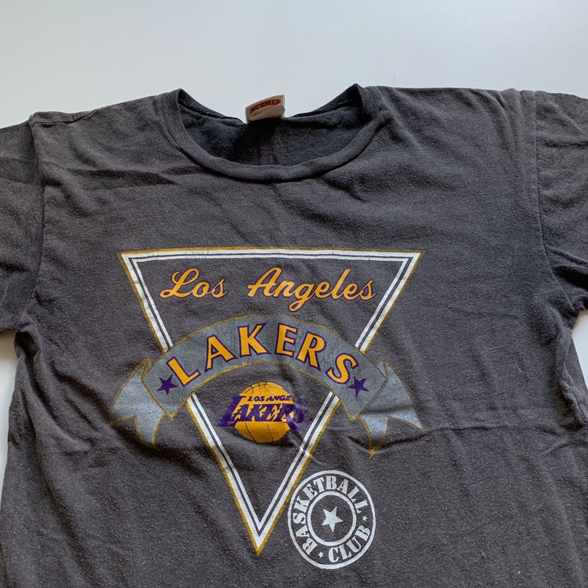 NBA × Vintage Vintage 80s Los Angeles Lakers NBA Graphic Faded T Shirt Size US M / EU 48-50 / 2 - 2 Thumbnail