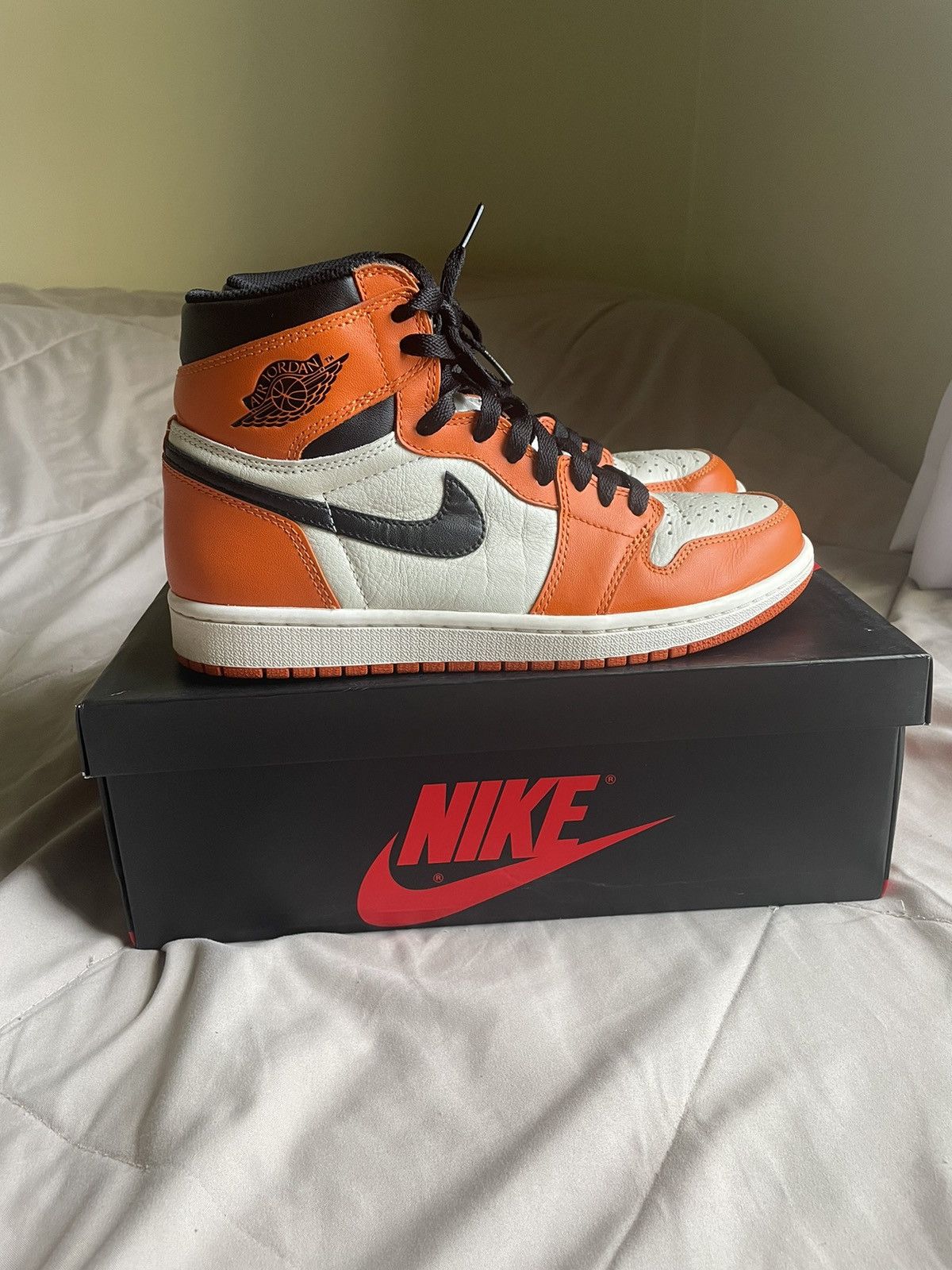Jordan Brand Air Jordan 1 High Retro Reverse Shattered Backboard Size US 8 / EU 41 - 3 Thumbnail