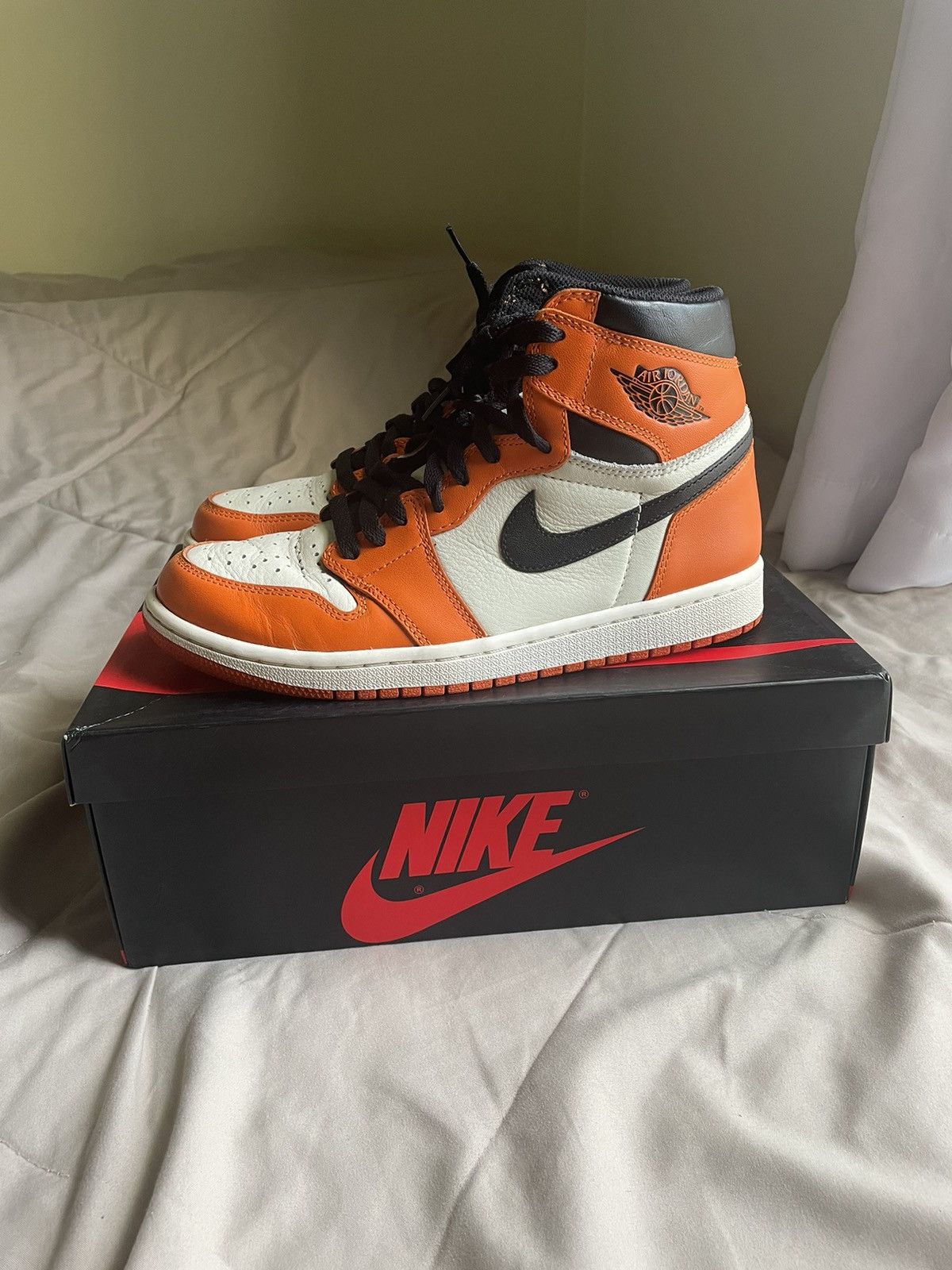Jordan Brand Air Jordan 1 High Retro Reverse Shattered Backboard Size US 8 / EU 41 - 1 Thumbnail
