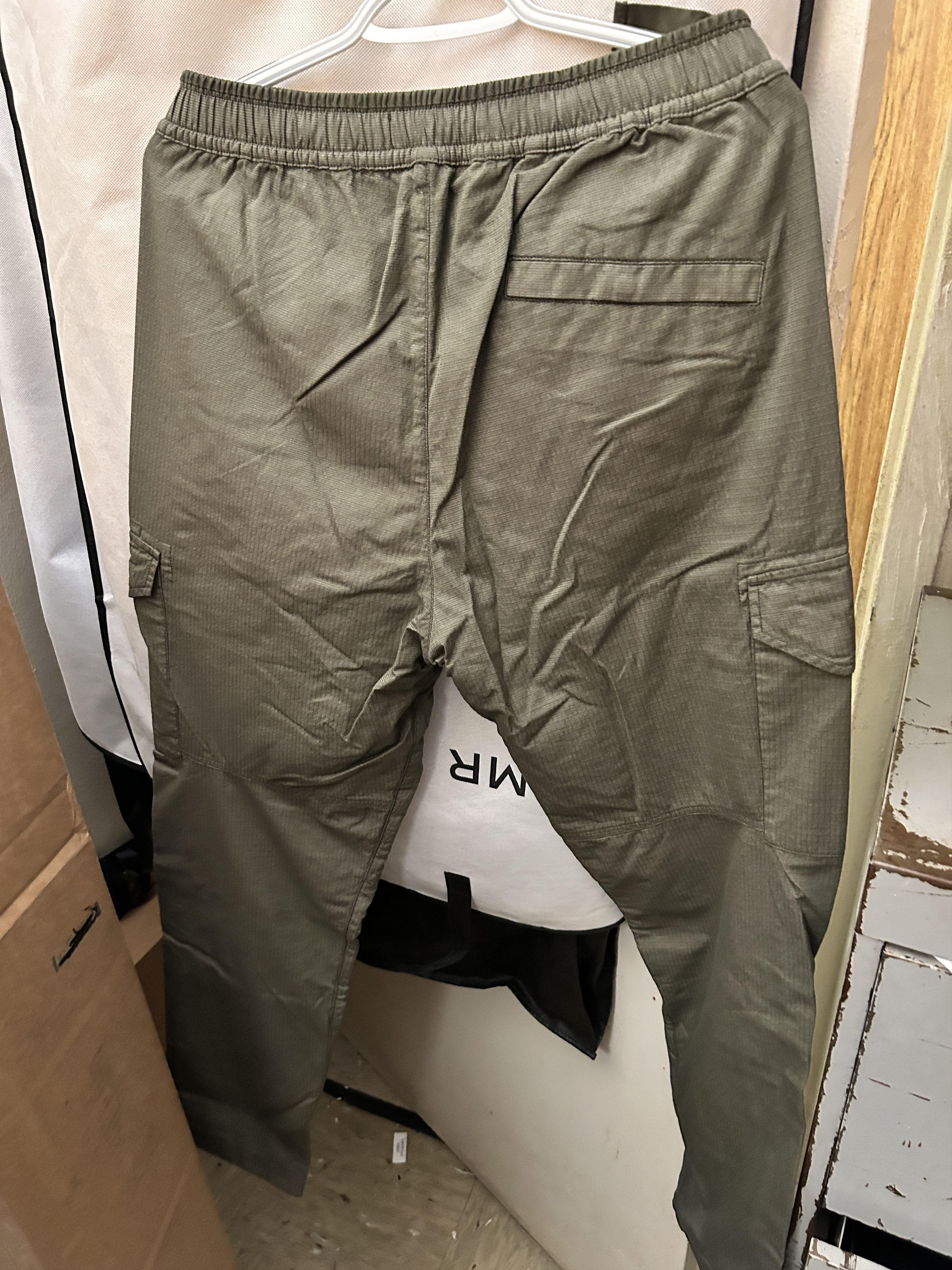 Stone Island 32398 REFLECTIVE WEAVE RIPSTOP-TC cargo pants Olive f/w 19 Size US 32 / EU 48 - 5 Thumbnail