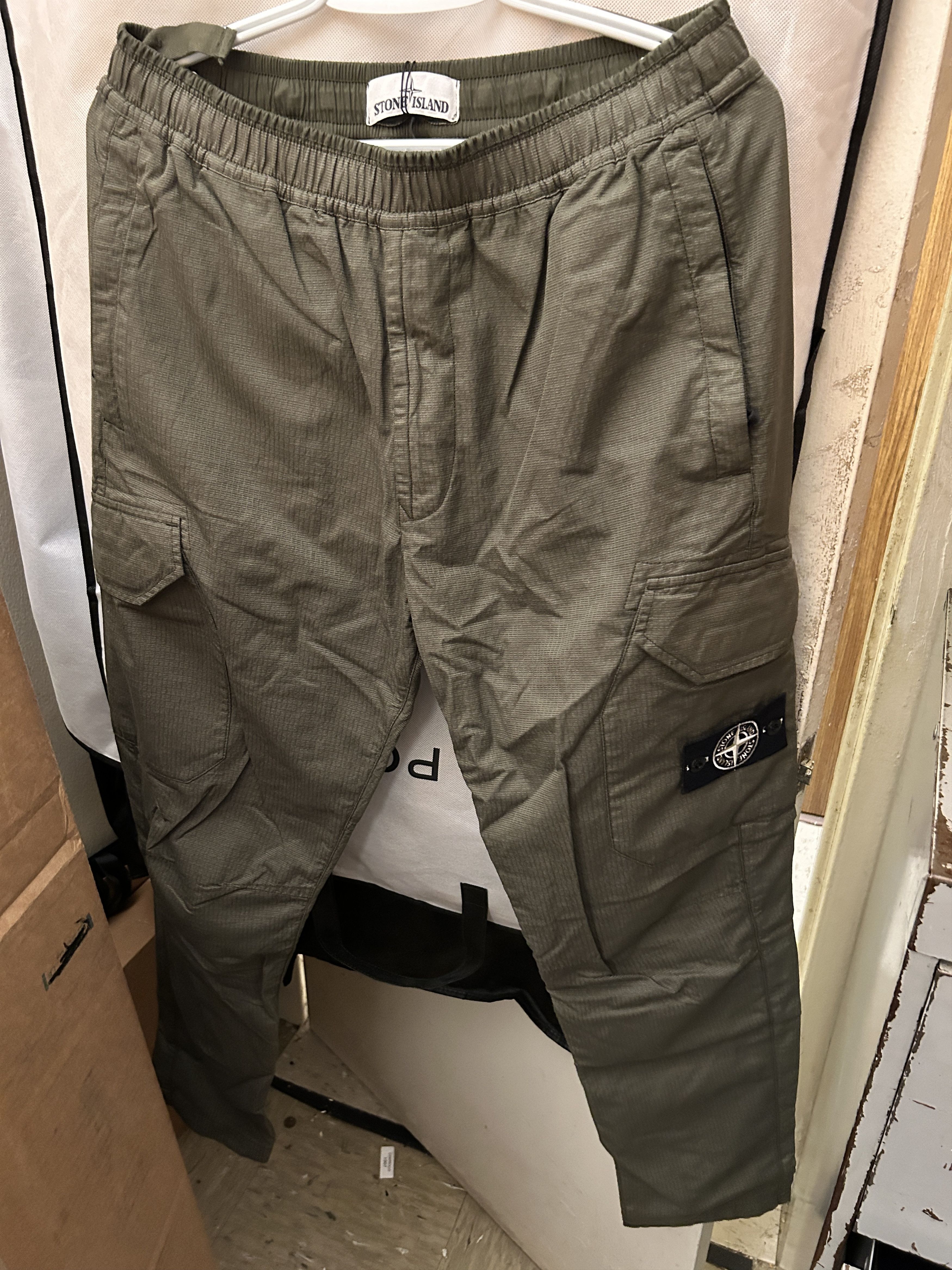 image of Stone Island 32398 Reflective Weave Ripstop-Tc Cargo Pants Olive F/w 19, Men's
