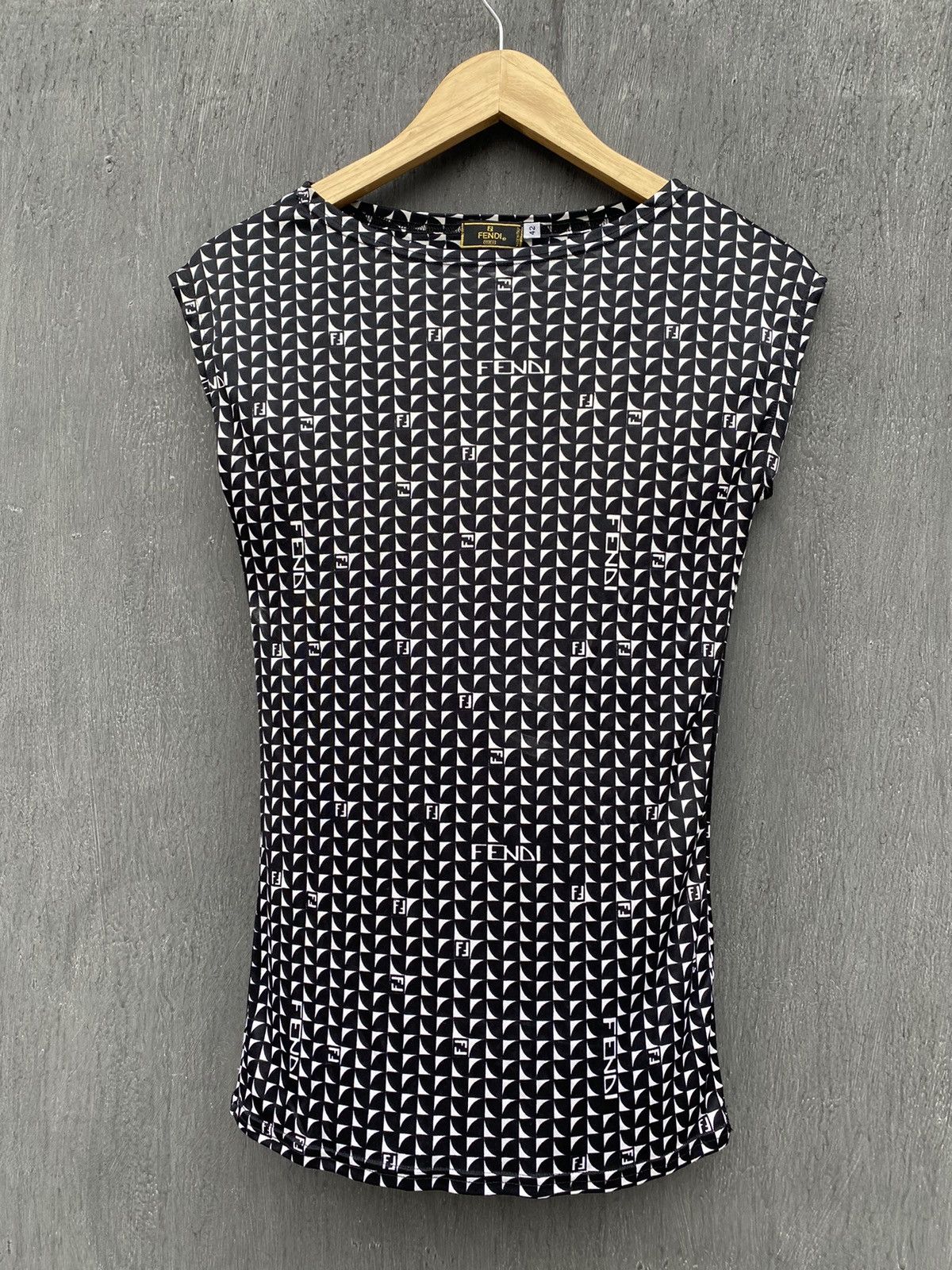 Fendi Fendi Vintage top monogramm size 42 Italy Size M / US 6-8 / IT 42-44 - 2 Thumbnail