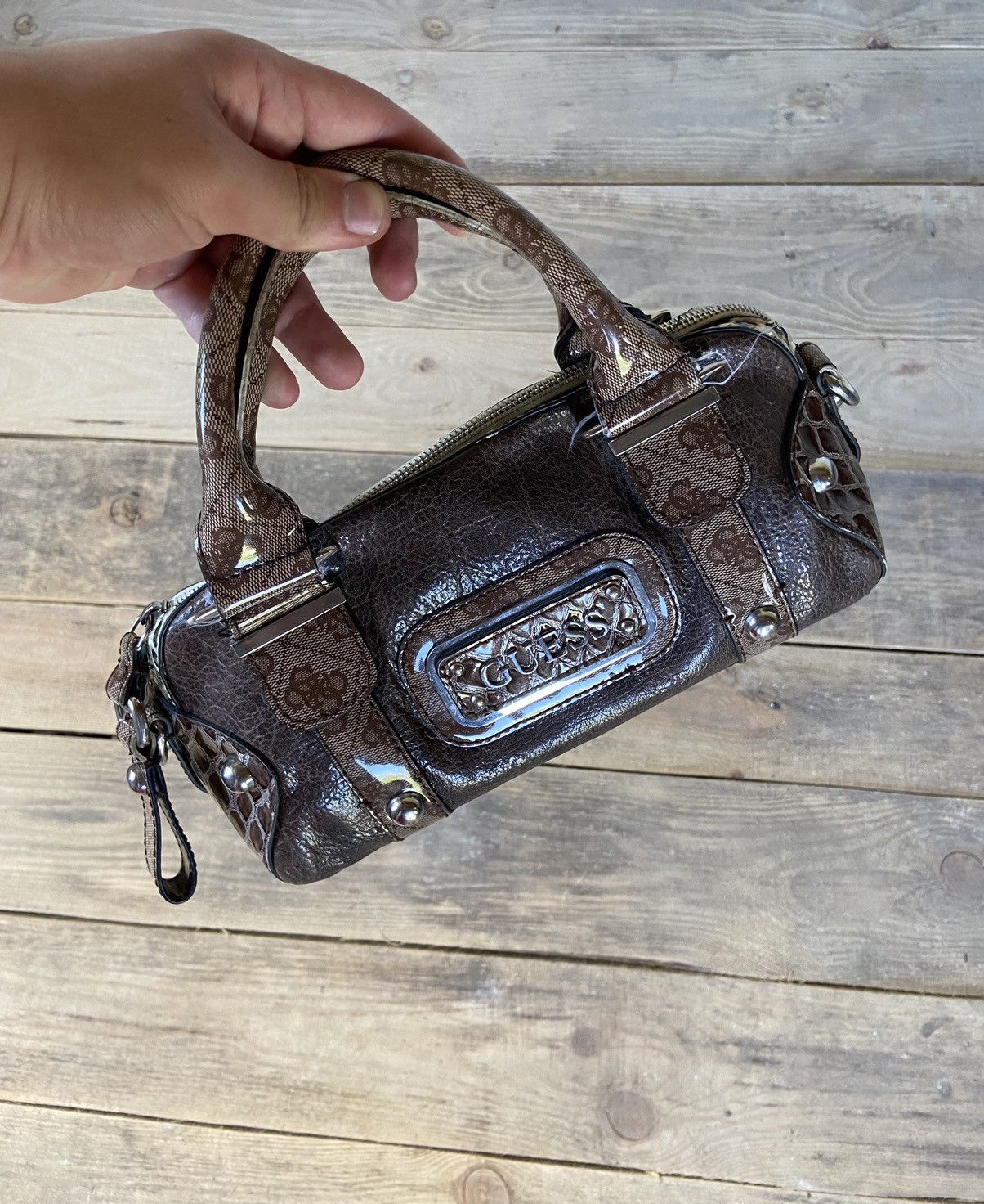 Guess Y2k big logo rare shoulder bag