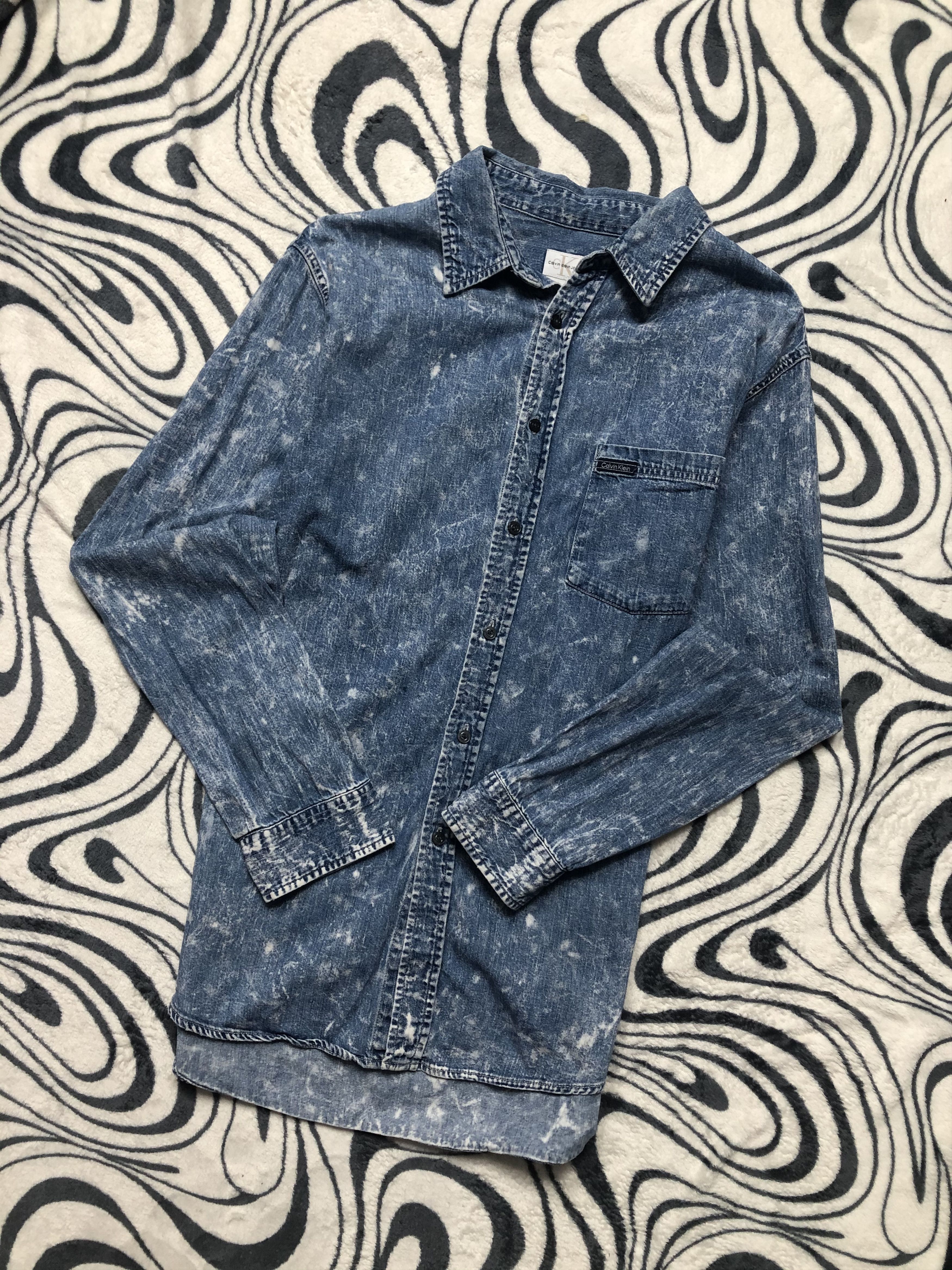 Calvin Klein × Vintage Calvin Klein Vintage Mens Washed Denim Shirt Size US M / EU 48-50 / 2 - 1 Thumbnail