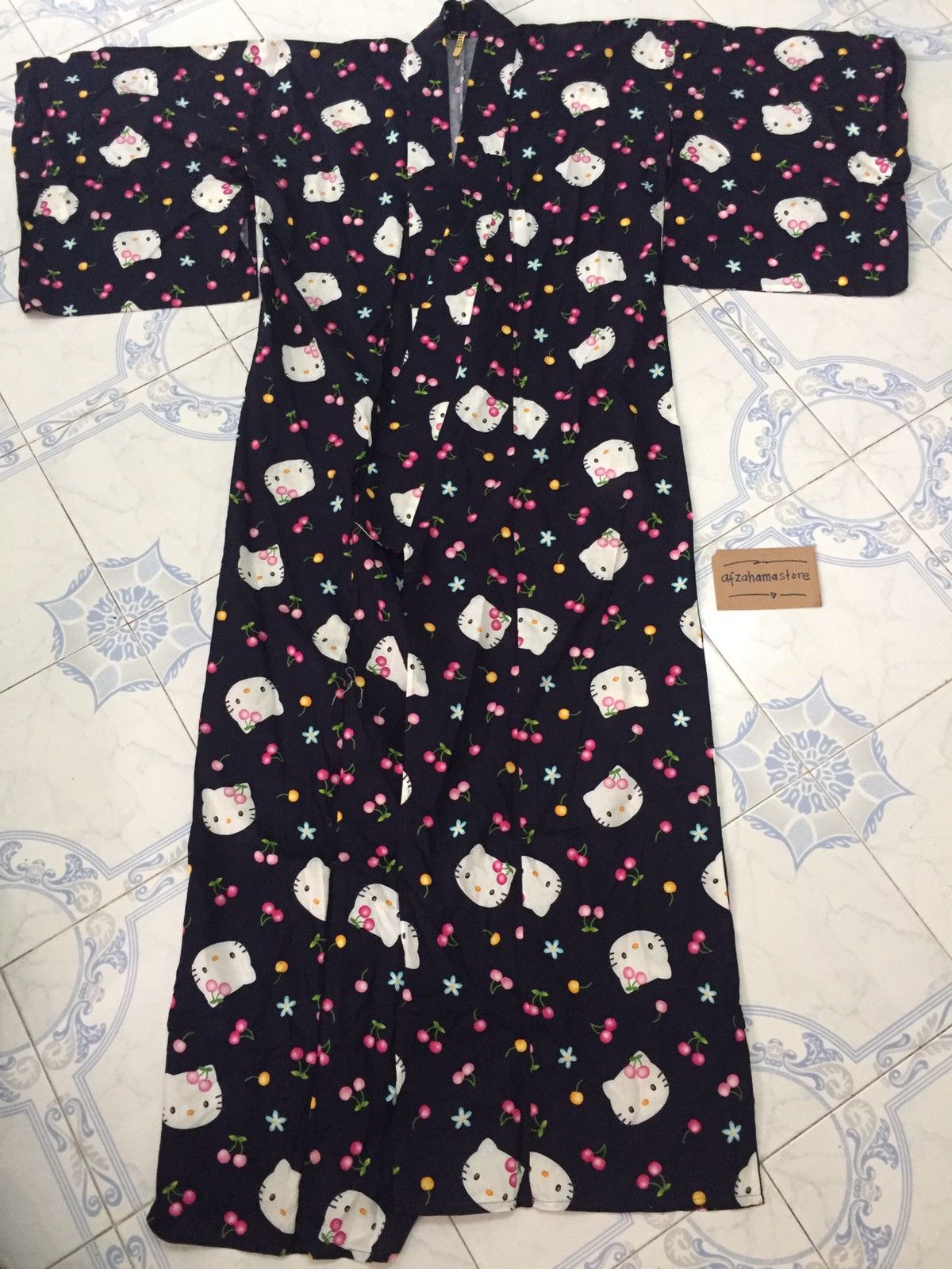 image of Cartoon Network x Kimono Japan Dragon Nice Hello Kitty Printed Long Kimono, Men's (Size Large)