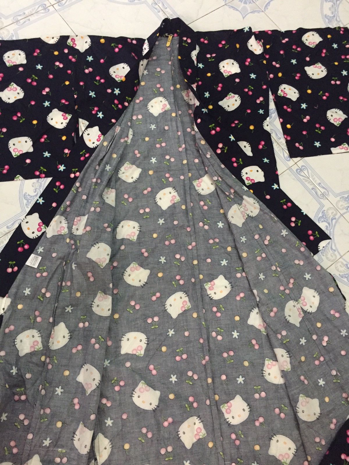 Cartoon Network Nice Hello Kitty Printed Long Kimono Size US L / EU 52-54 / 3 - 9 Thumbnail