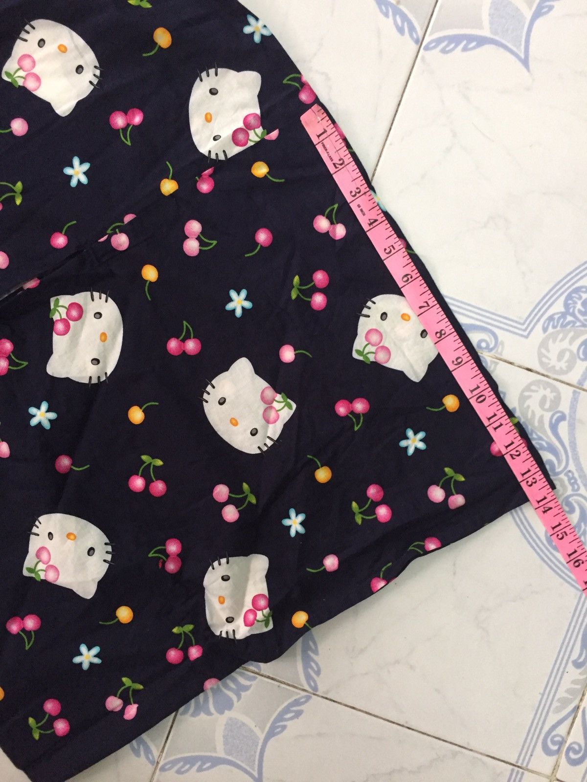 Cartoon Network Nice Hello Kitty Printed Long Kimono Size US L / EU 52-54 / 3 - 16 Thumbnail