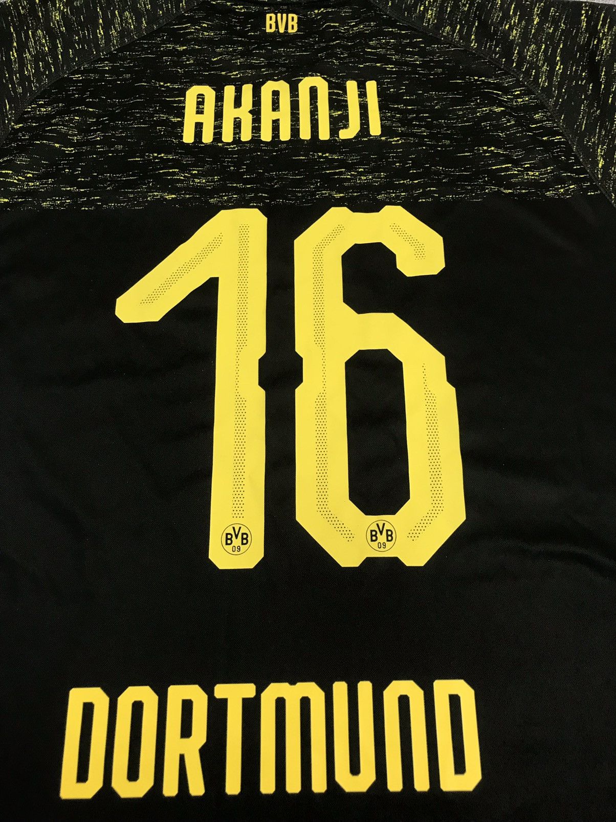 Puma BVB BORUSSIA DORTMUND AWAY JERSEY 2018-19 PUMA,16 AKANJI,XXL Size US XXL / EU 58 / 5 - 10 Thumbnail