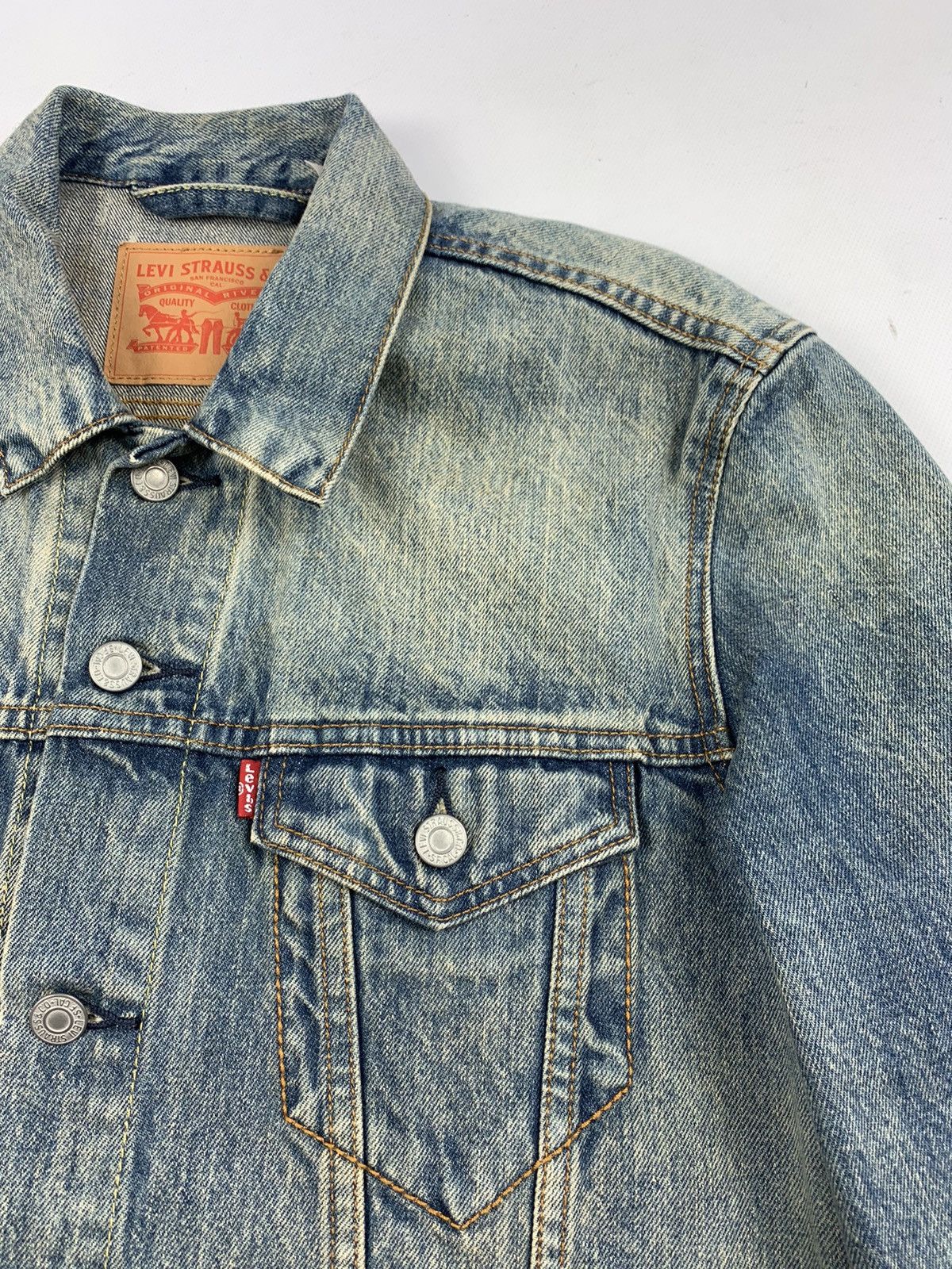 Levi's Levis men’s denim trucker jacket Size US L / EU 52-54 / 3 - 4 Thumbnail