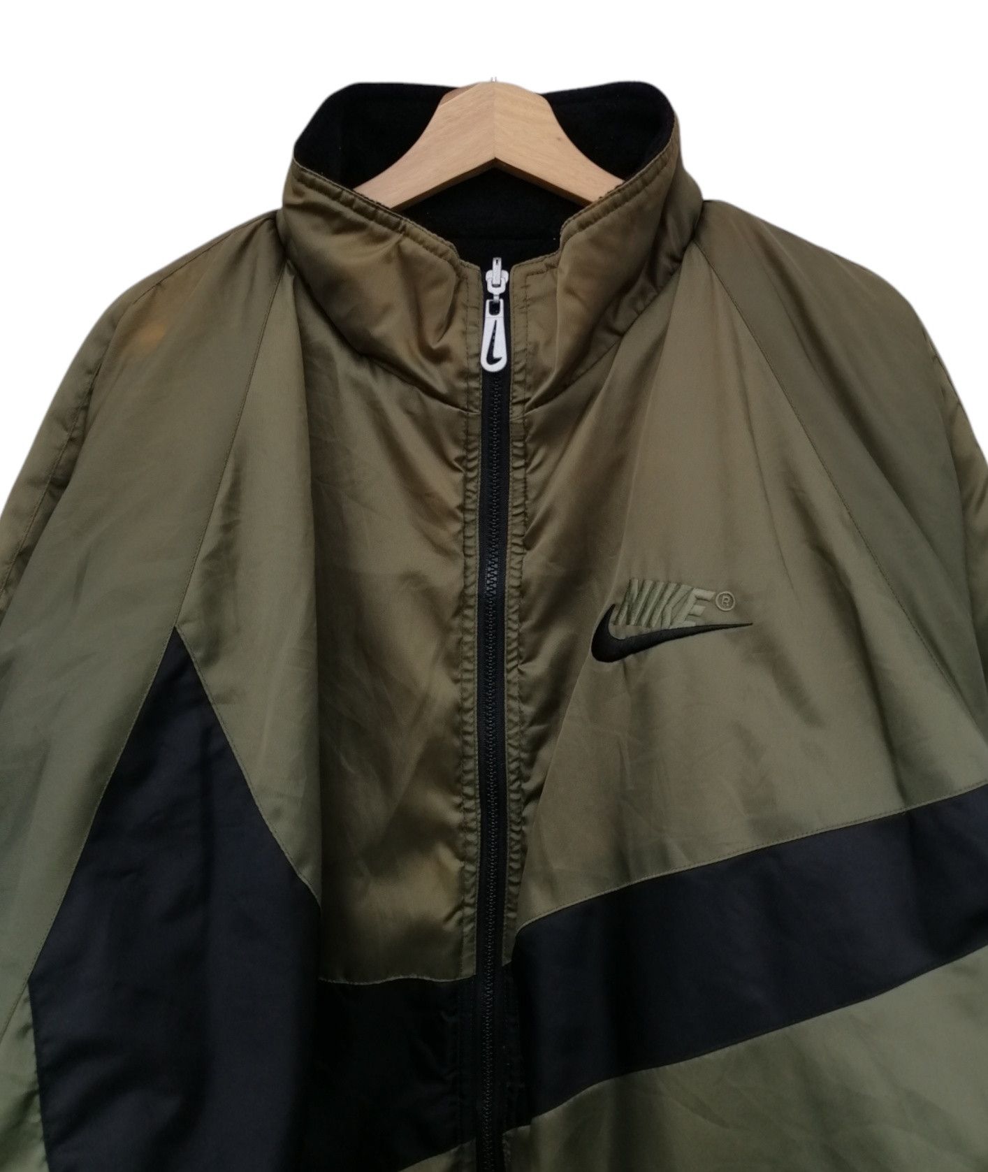 Nike Vintage Nike Big Swoosh Reversible Nylon Fleece Jacket Size US XL / EU 56 / 4 - 6 Thumbnail