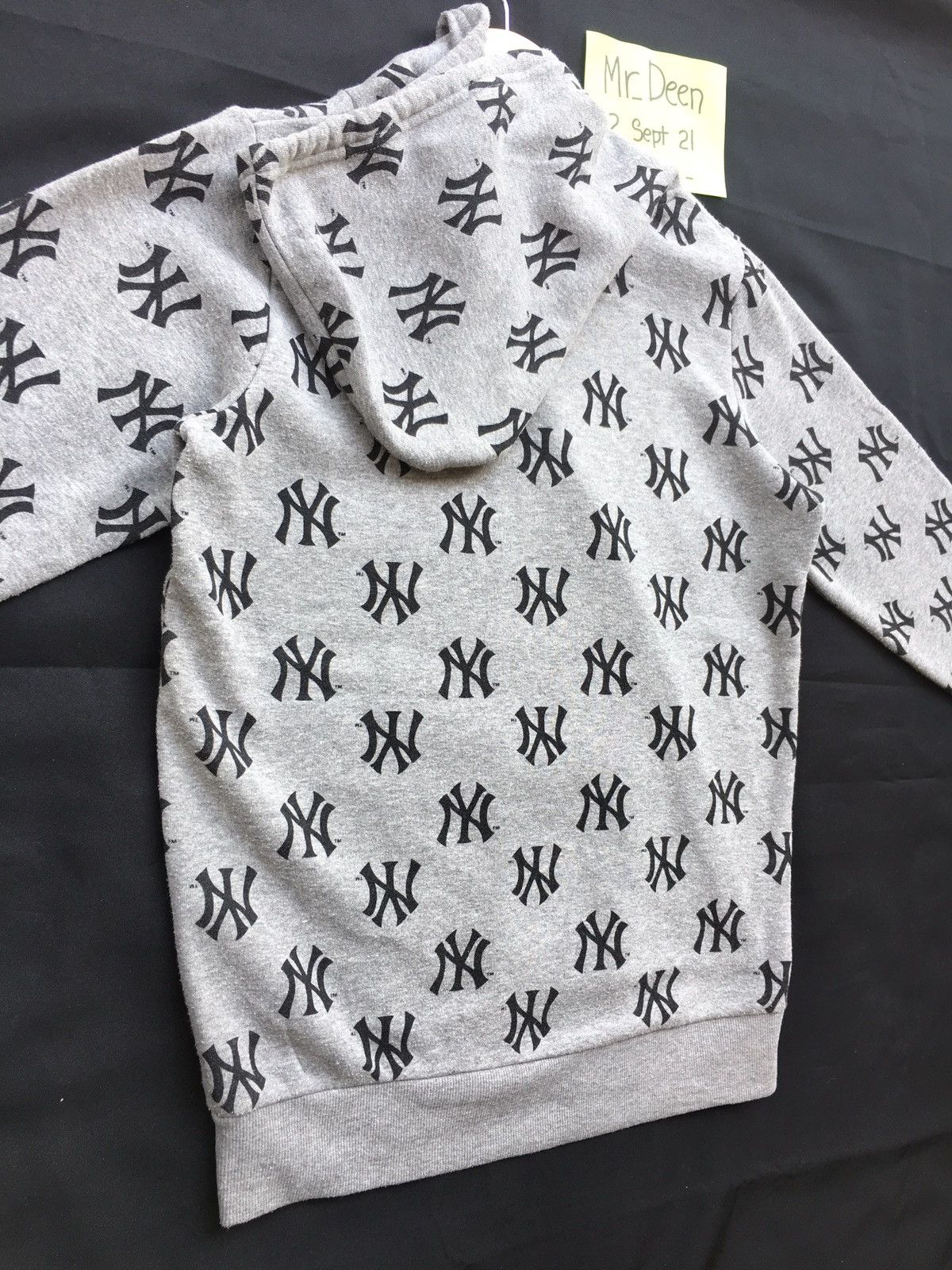 New York Yankees Vintage New York Yankees NY All Over Logos Hoodie Size US M / EU 48-50 / 2 - 11 Thumbnail