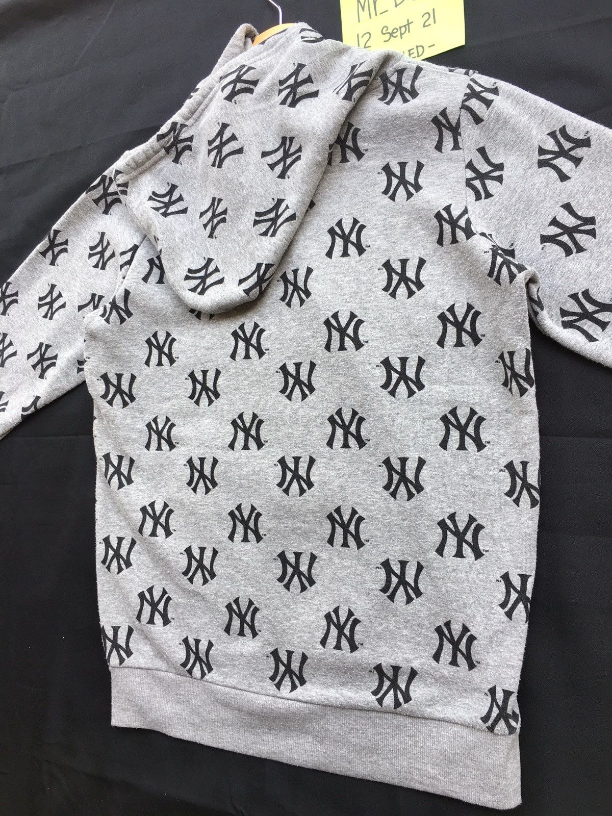 New York Yankees Vintage New York Yankees NY All Over Logos Hoodie Size US M / EU 48-50 / 2 - 12 Thumbnail