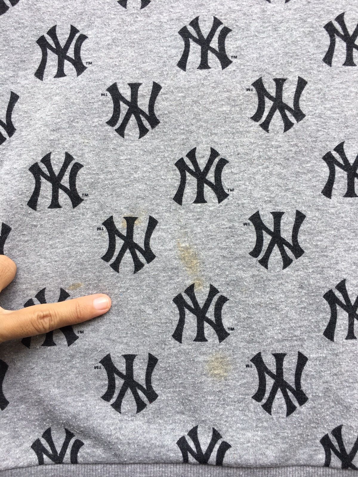New York Yankees Vintage New York Yankees NY All Over Logos Hoodie Size US M / EU 48-50 / 2 - 6 Thumbnail