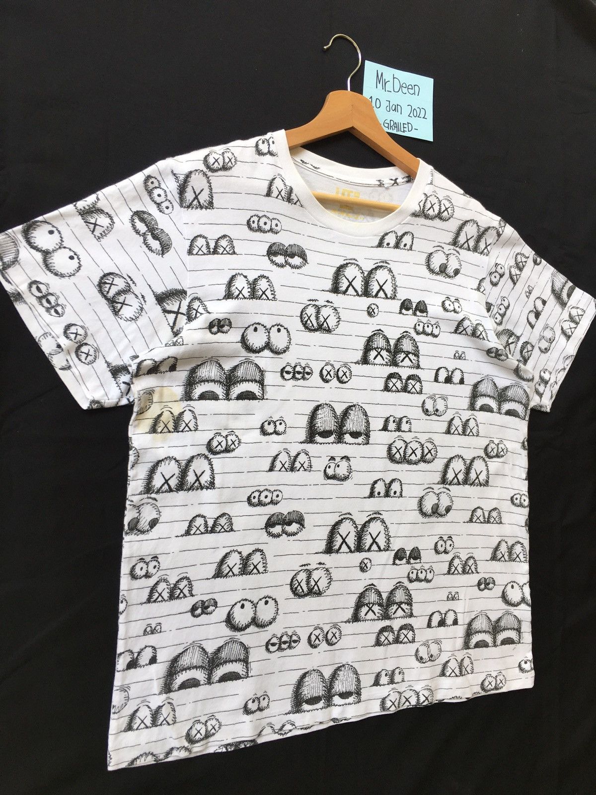 Kaws × Uniqlo Rare Uniqlo x KAWS Graphic Logo Tshirt Size US L / EU 52-54 / 3 - 3 Thumbnail