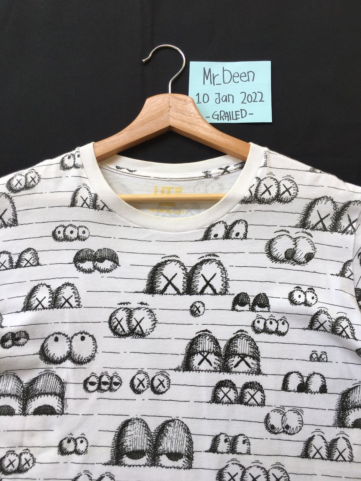 Kaws × Uniqlo Rare Uniqlo x KAWS Graphic Logo Tshirt Size US L / EU 52-54 / 3 - 4 Thumbnail