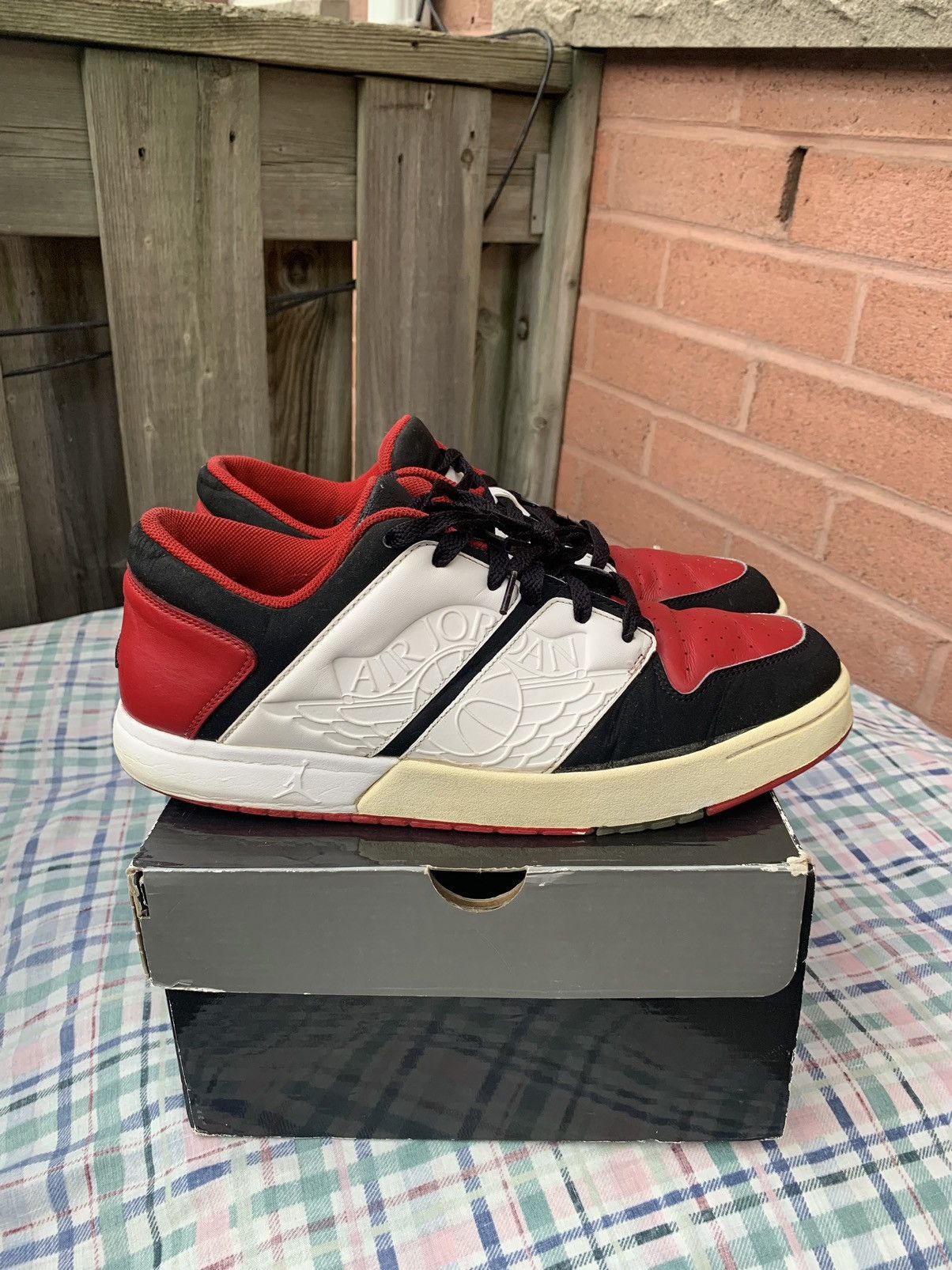 Jordan Brand × Nike Jordan 1 Low Nu Retro Varsity Red 2007 Size US 11 / EU 44 - 1 Thumbnail