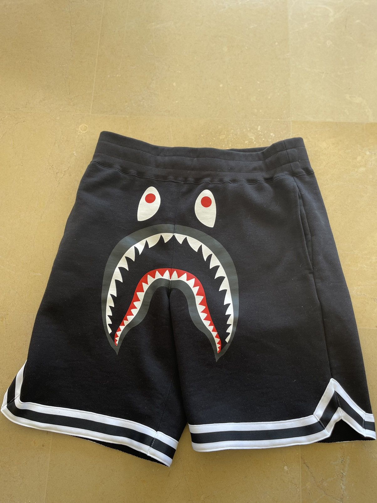 Bape A BATHING APE Shark basketball shorts Size US 32 / EU 48 - 3 Thumbnail