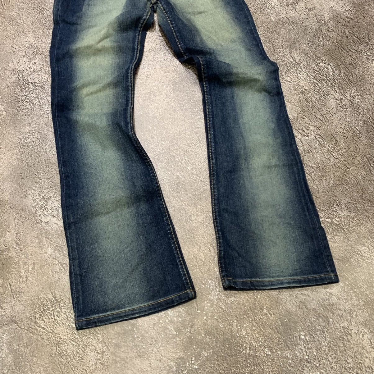 Vintage Vintage Y2K Levi's Flare Jeans Sun Faded Skate Relaxed 26 Size 26" / US 2 / IT 38 - 3 Thumbnail