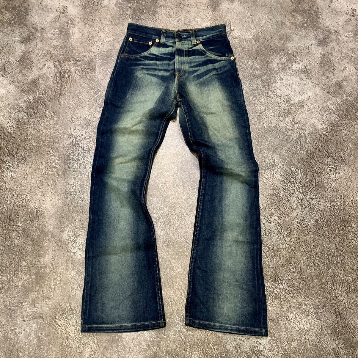Vintage Vintage Y2K Levi's Flare Jeans Sun Faded Skate Relaxed 26 Size 26" / US 2 / IT 38 - 1 Thumbnail
