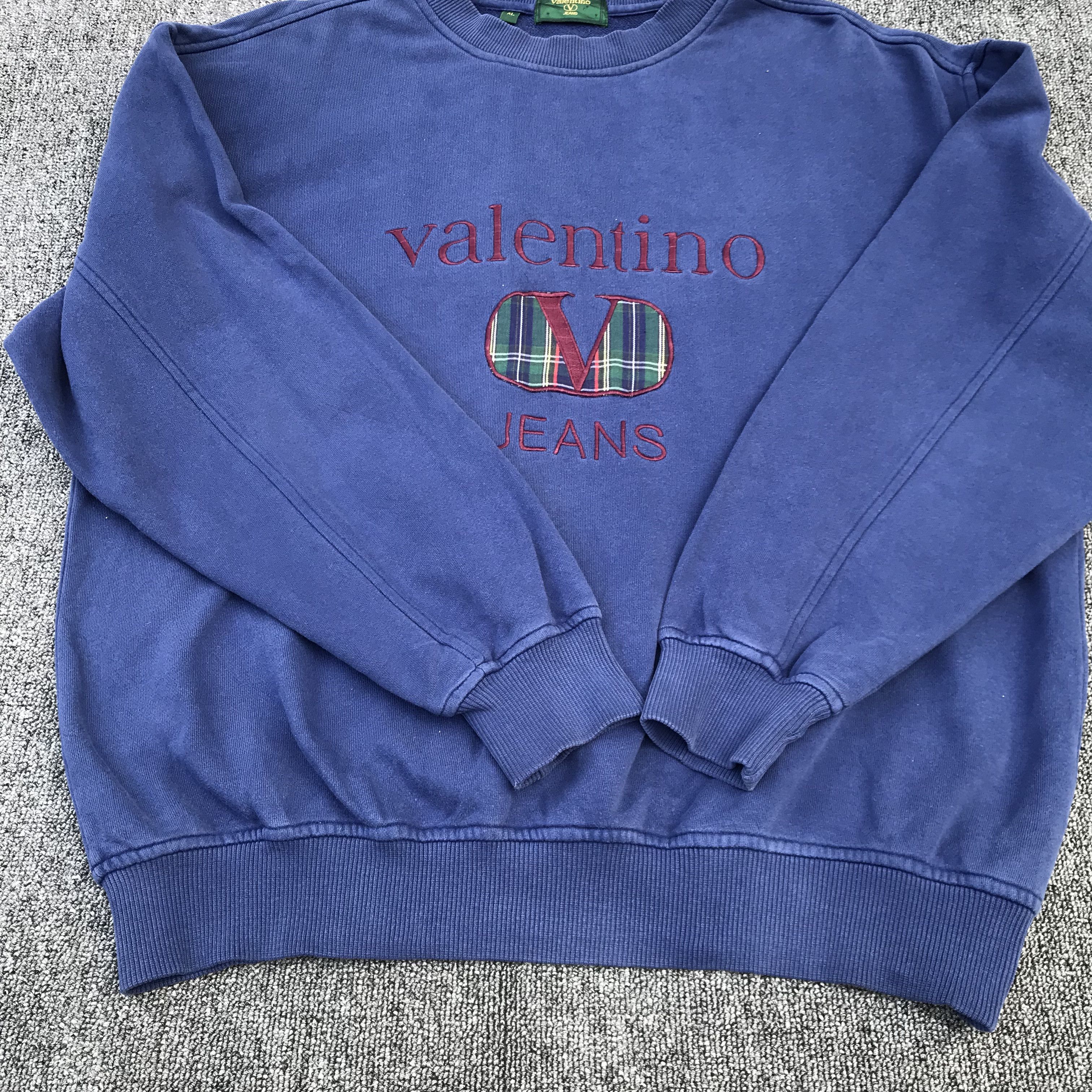Vintage Vintage Valentino blue faded crewneck embroidered logo Size US XL / EU 56 / 4 - 4 Thumbnail