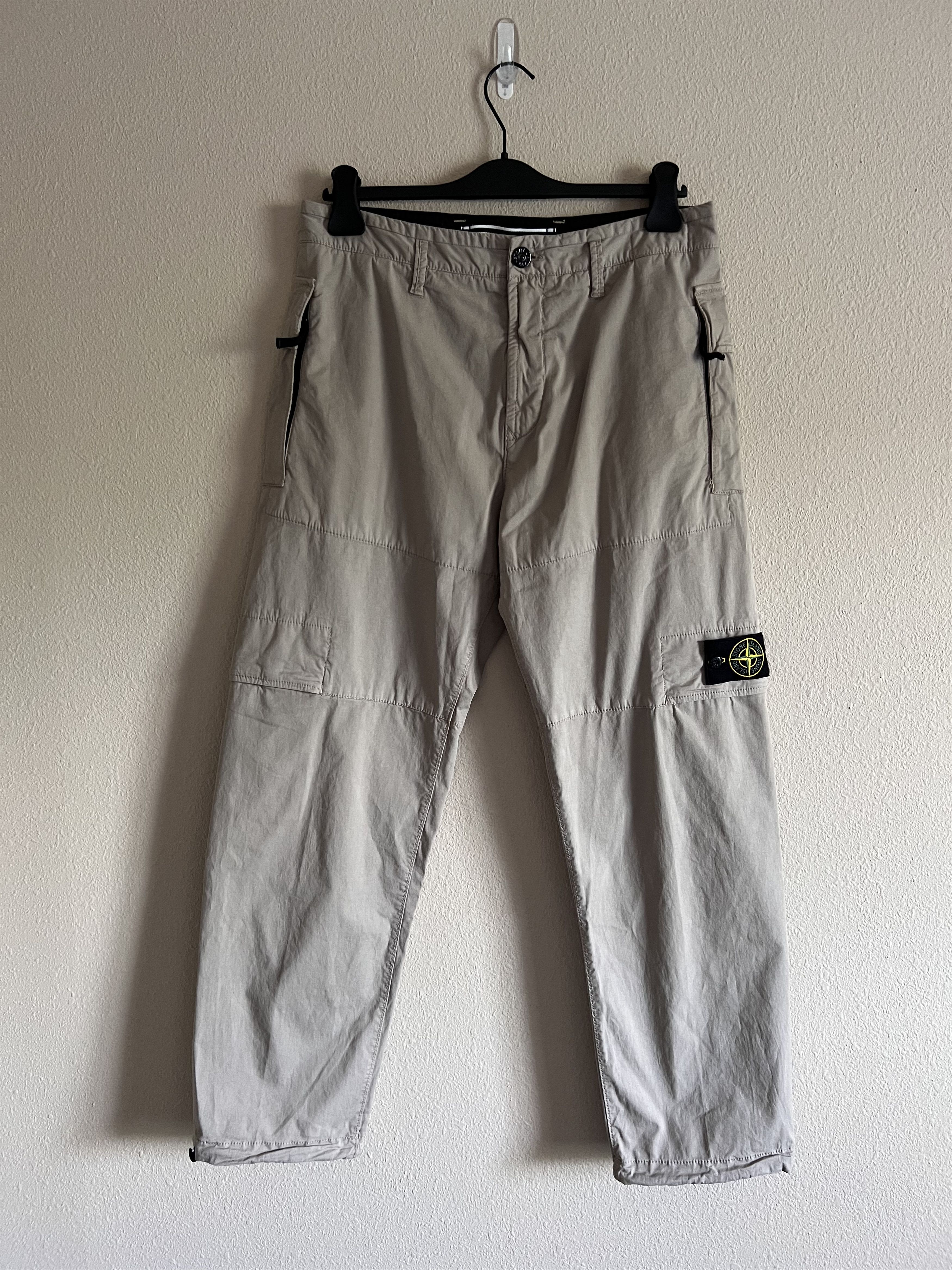 image of Stone Island Stretch Cotton Cargo Pants In Dove Grey, Men's (Size 31)