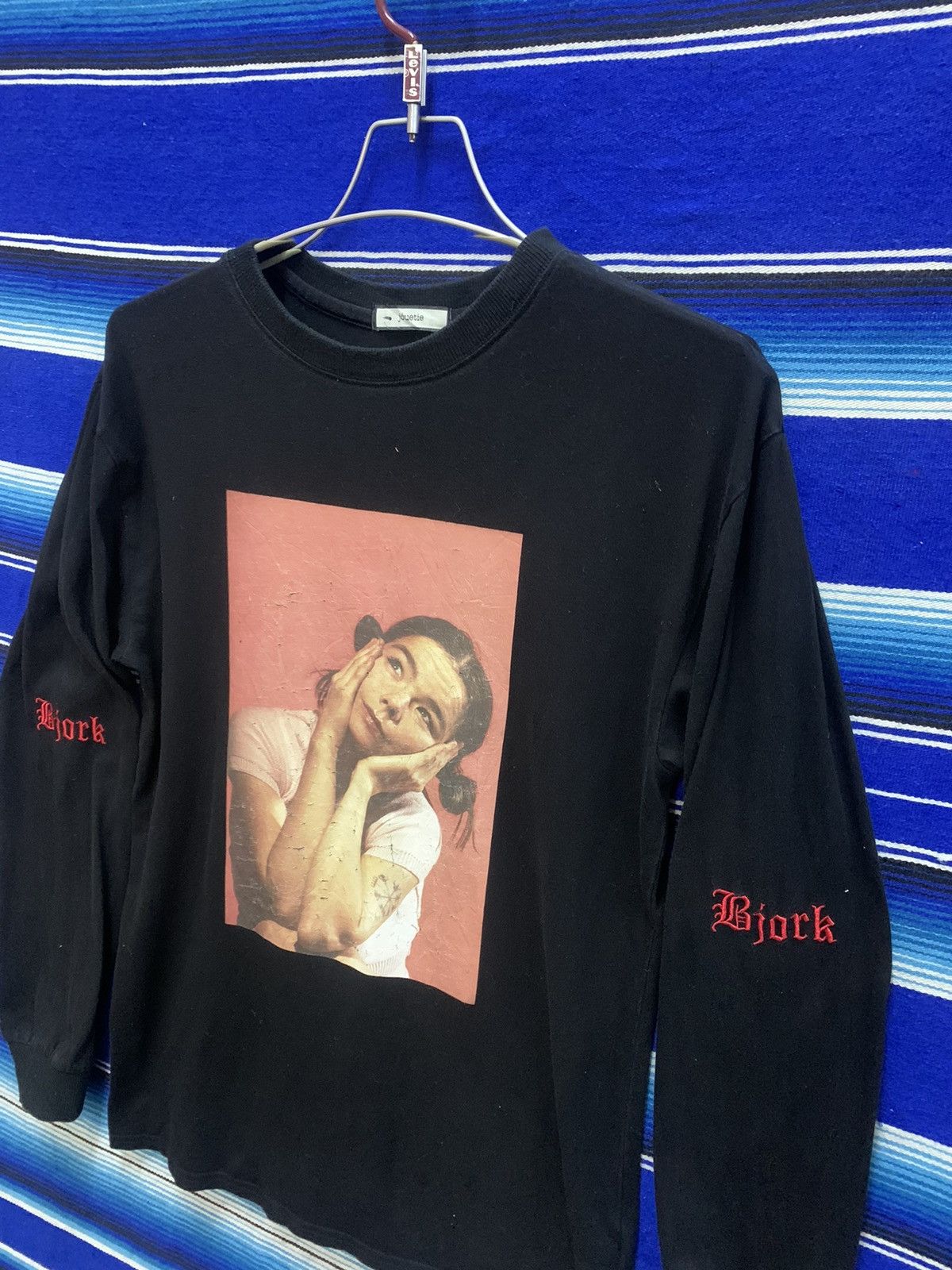 Band Tees 🔥RARE🔥Bjork Long Sleeve T Shirt By Kevin Cummins Size US M / EU 48-50 / 2 - 2 Thumbnail