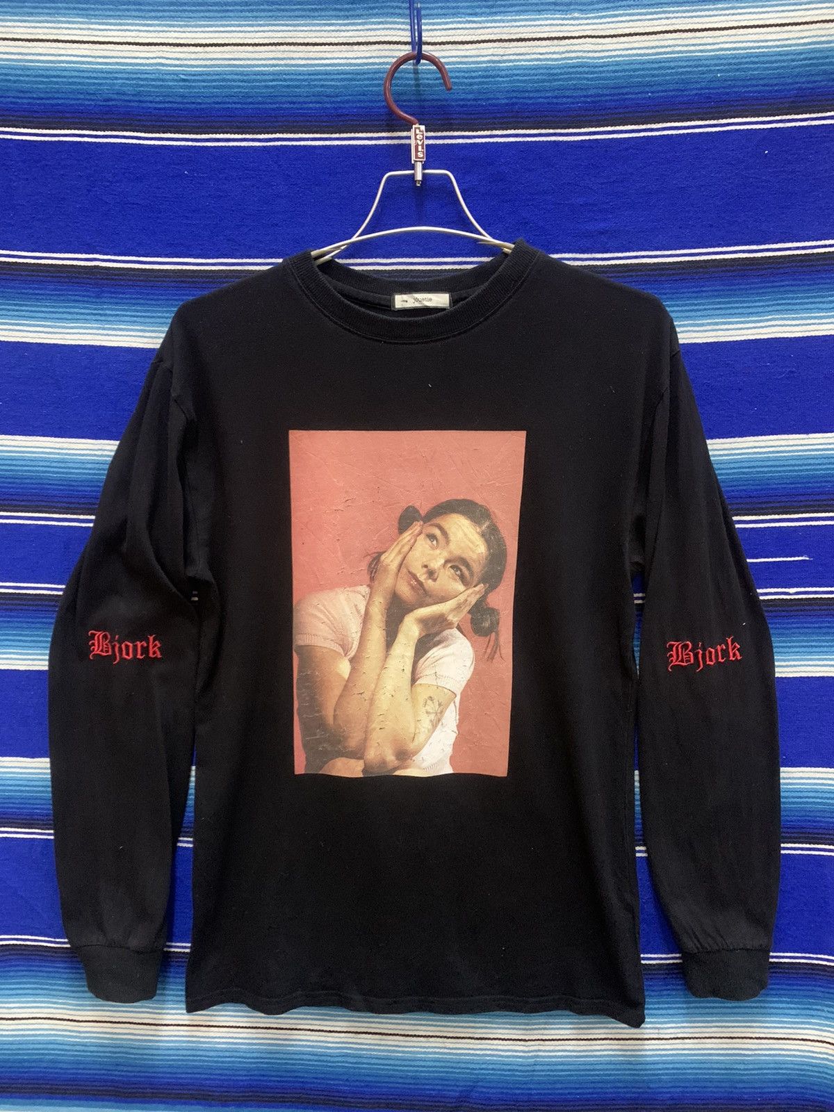 Band Tees 🔥RARE🔥Bjork Long Sleeve T Shirt By Kevin Cummins Size US M / EU 48-50 / 2 - 1 Thumbnail