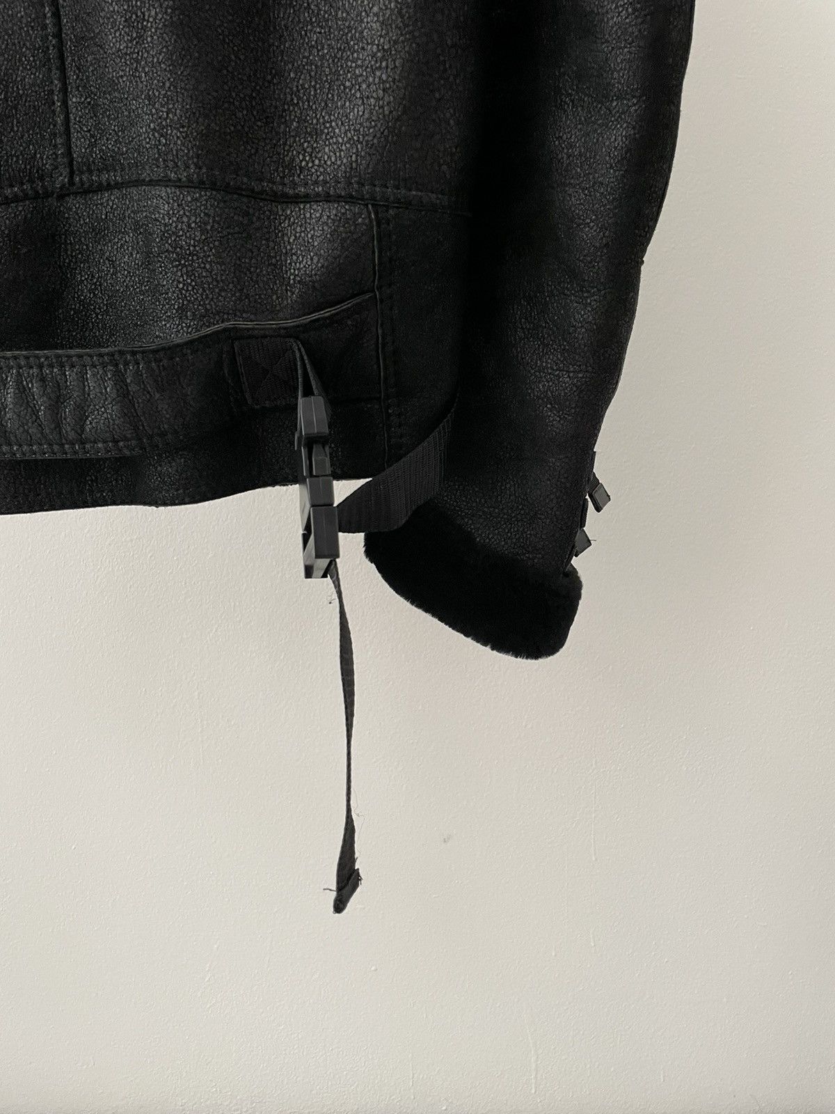 Dior × Hedi Slimane AW2007 “Navigate” shearling leather bondage archive jacket Size US M / EU 48-50 / 2 - 17 Thumbnail